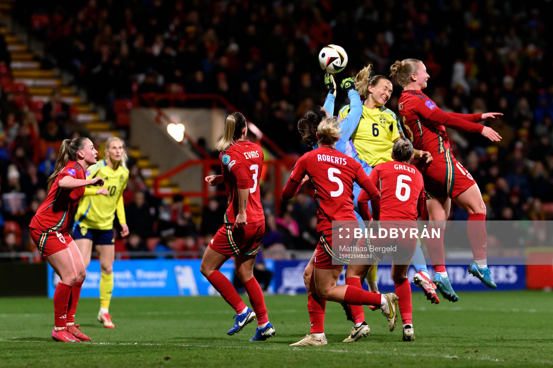 goalkeeper Olivia Clark of Sweden and Magdalena Eriksson of