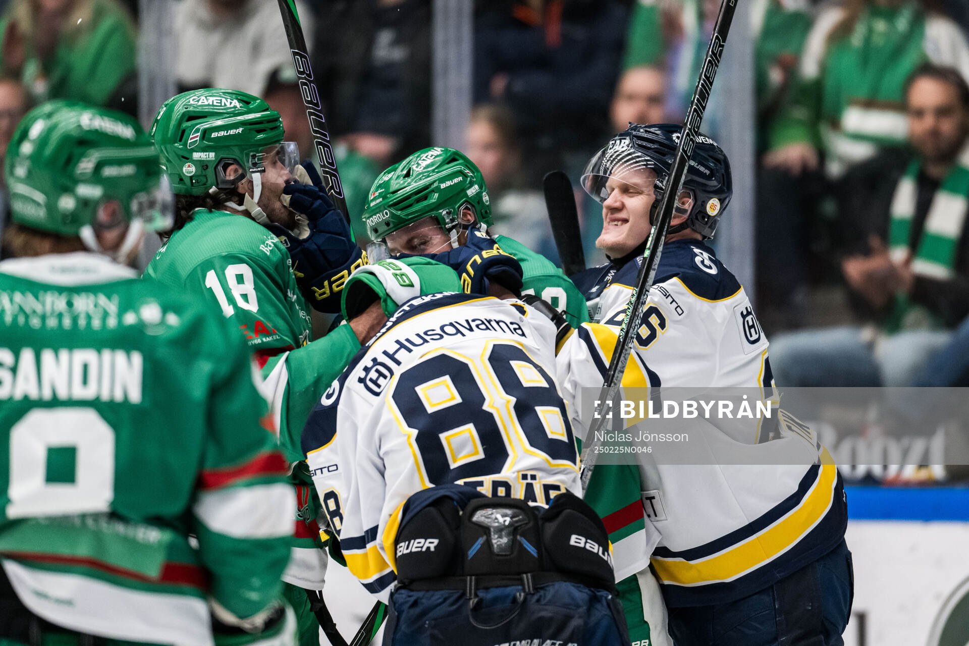 Rögles Dennis Everberg och Filip Johansson och HV71s