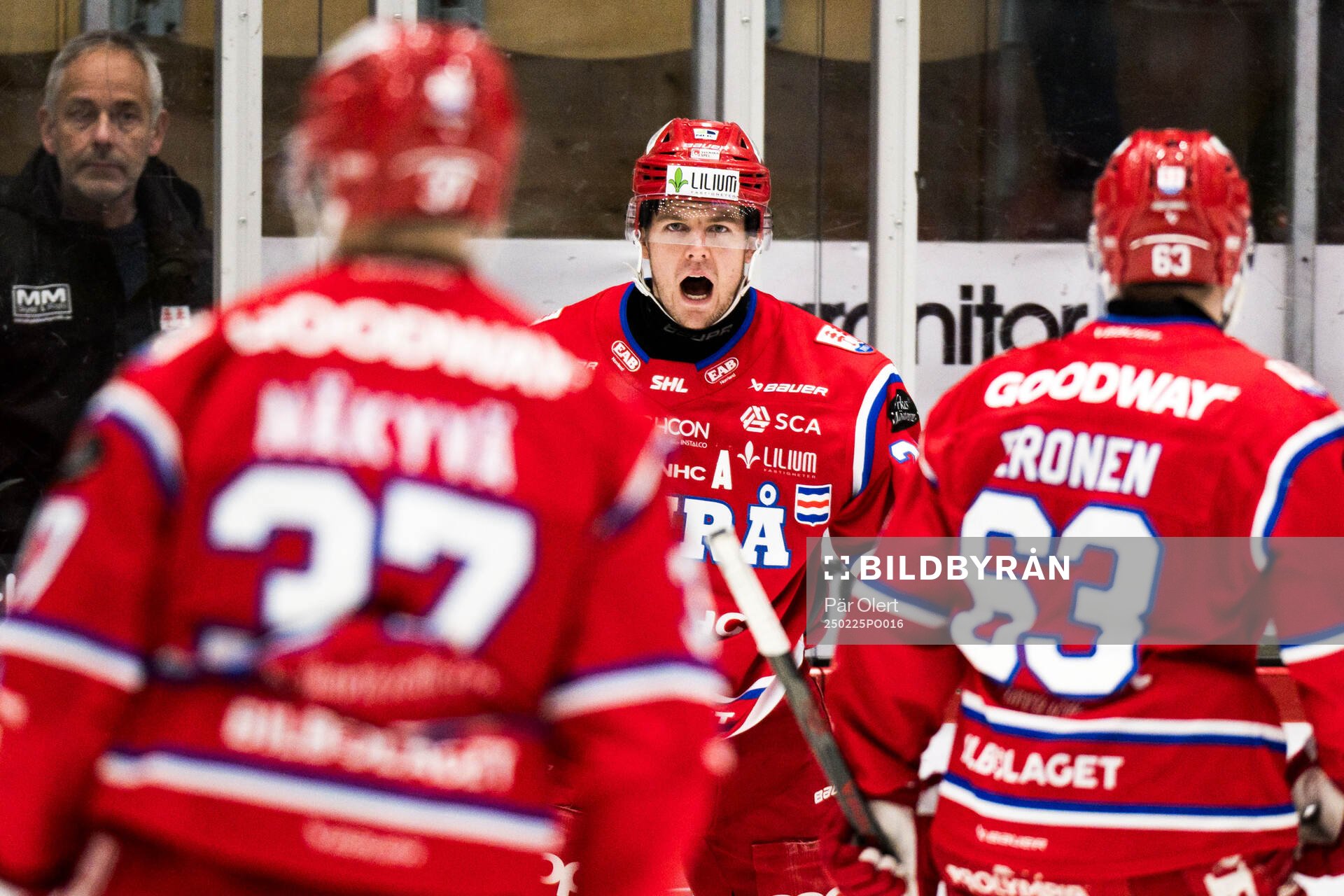 Timrås Filip Hållander jublar
