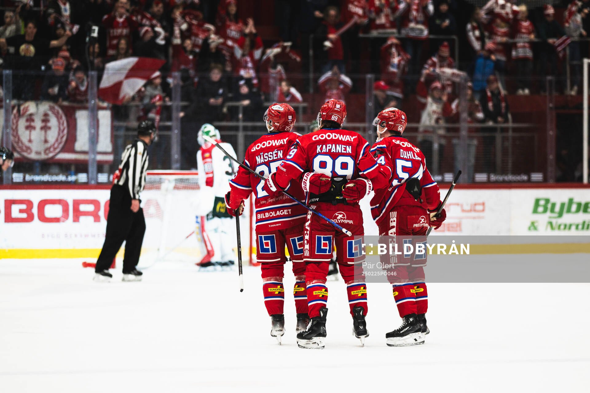 Timrås Oliver Kapanen jublar