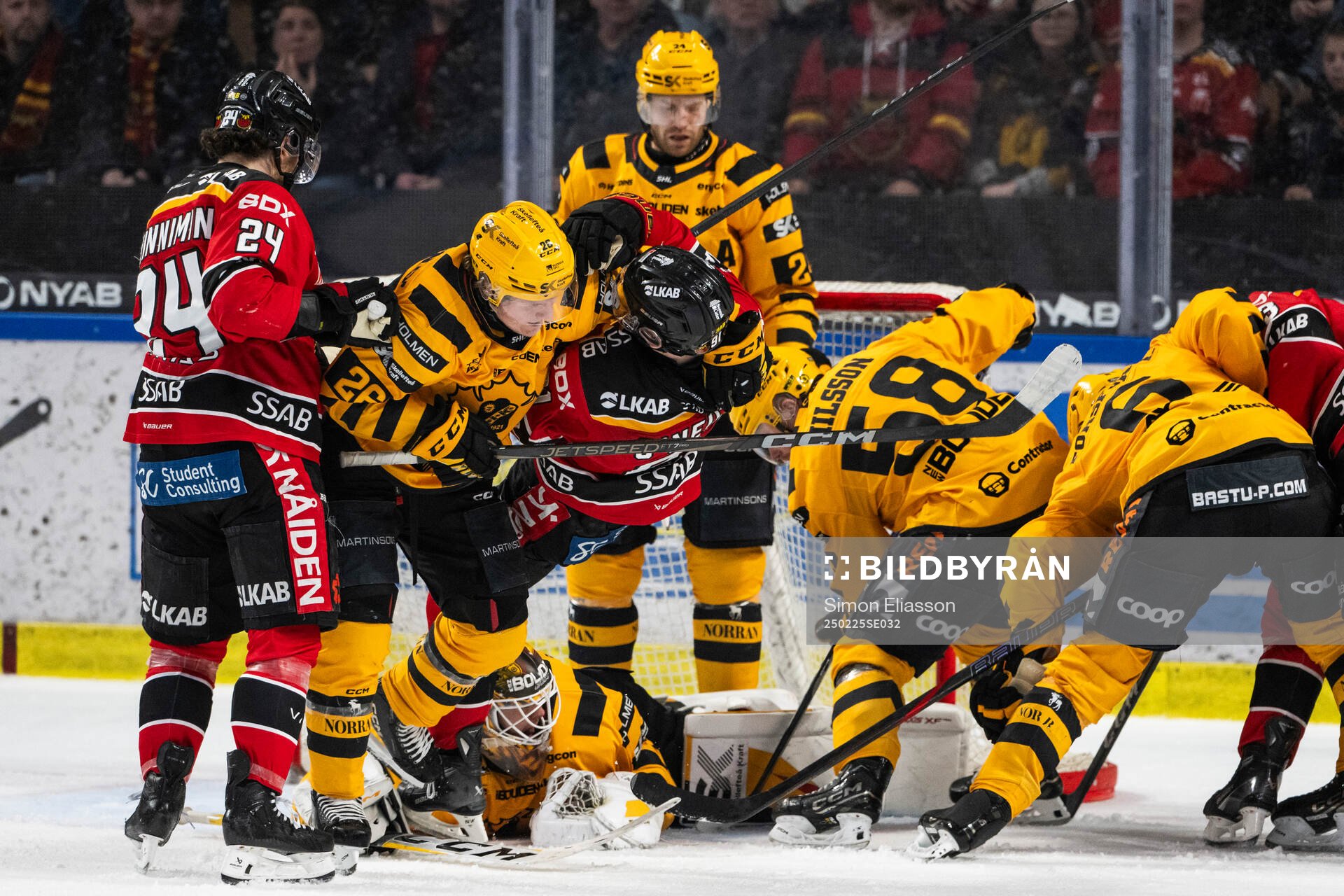 Skellefteås Anton Heikkinen och Luleås Brian O'neil