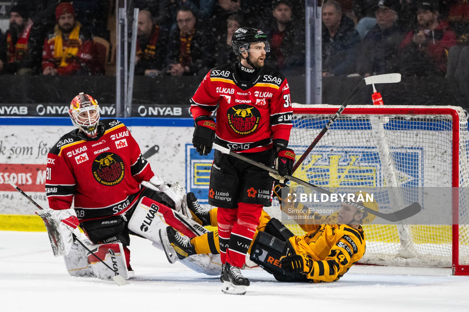 Luleås målvakt Matteus Ward, Pontus Själin och