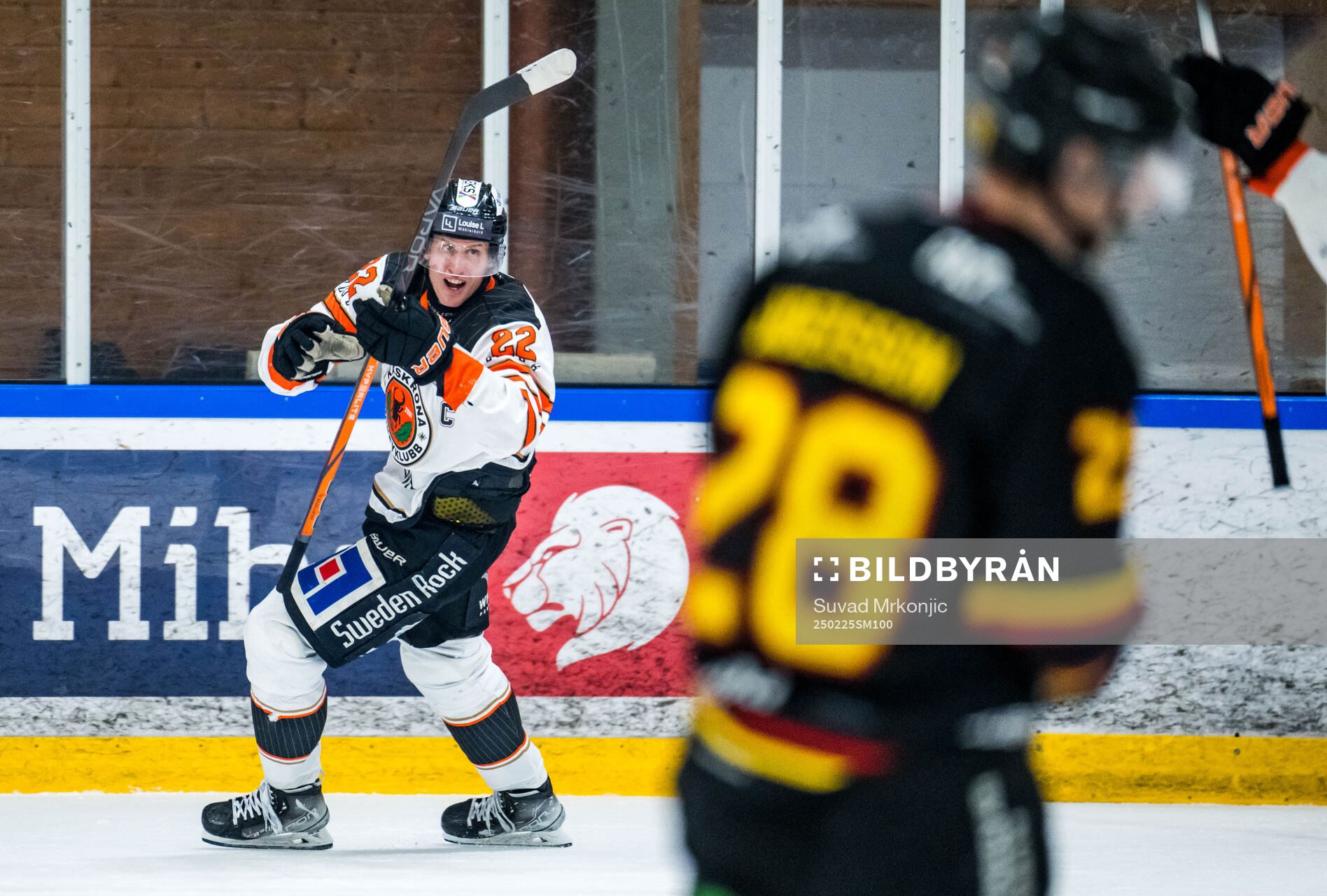 Karlskronas Alexander Bergström jublar