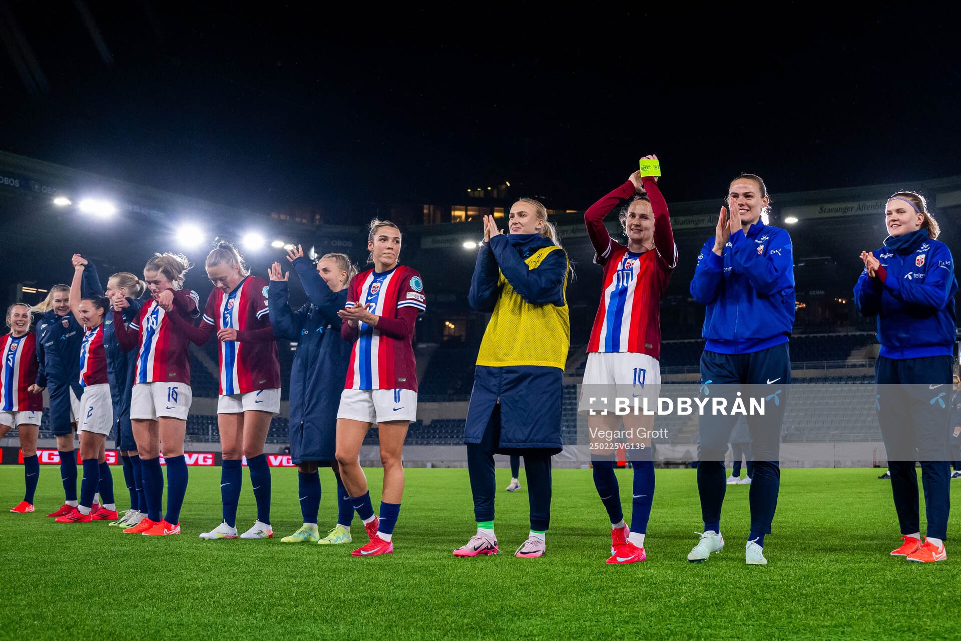 Goalkeeper Selma Panengstuen, Caroline Graham Hansen,