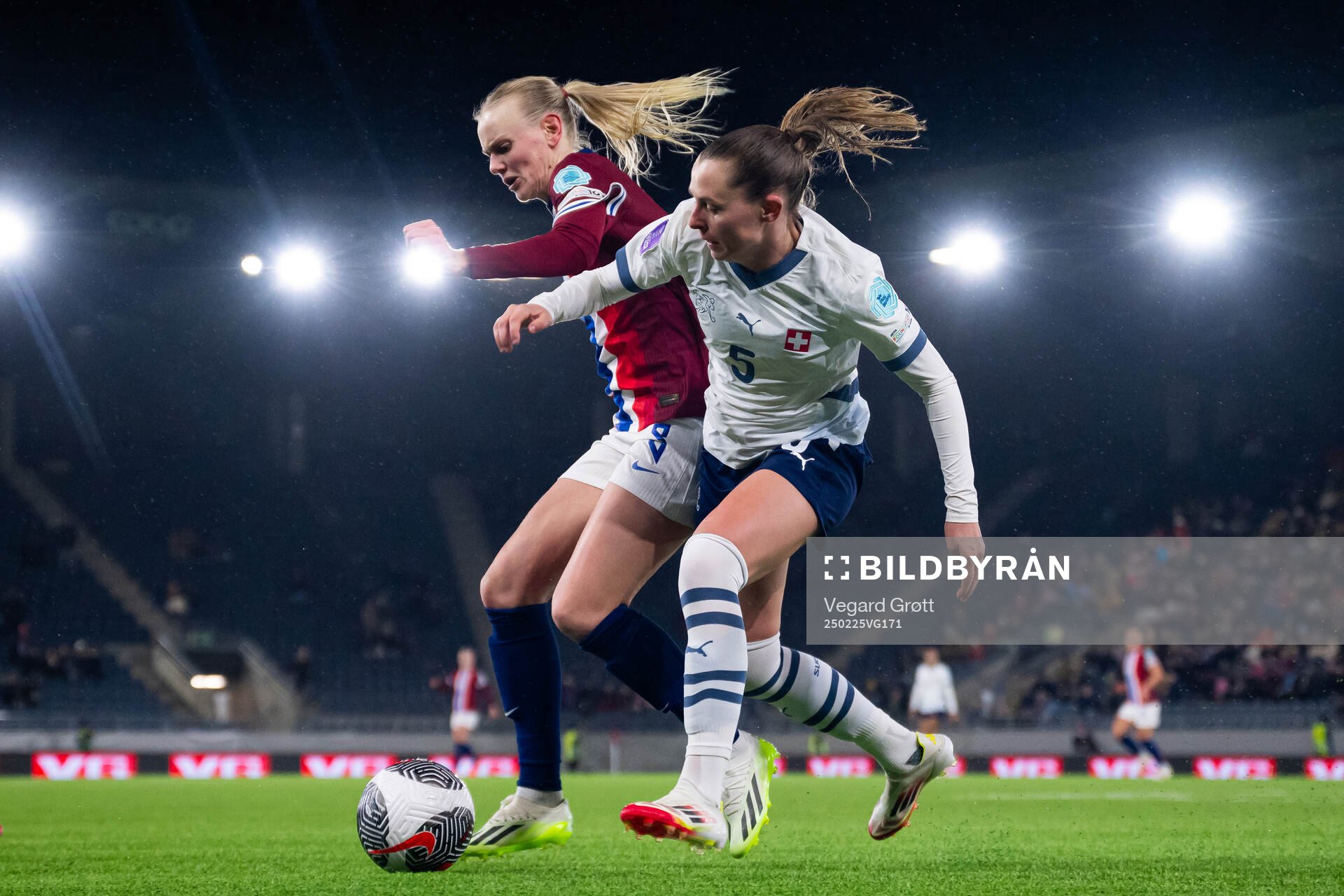 Karina Sævik of Norway and Noelle Maritz of Switzerland
