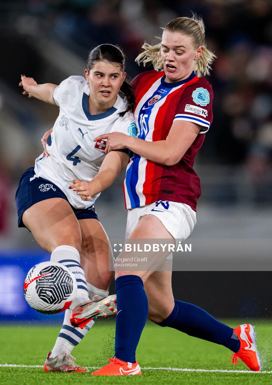 Noemi Ivelj of Switzerland and Mathilde Harviken of Norway during the UEFA Women’s Nations League football match between Norway and Switzerland on February 25, 2025 in Stavanger.