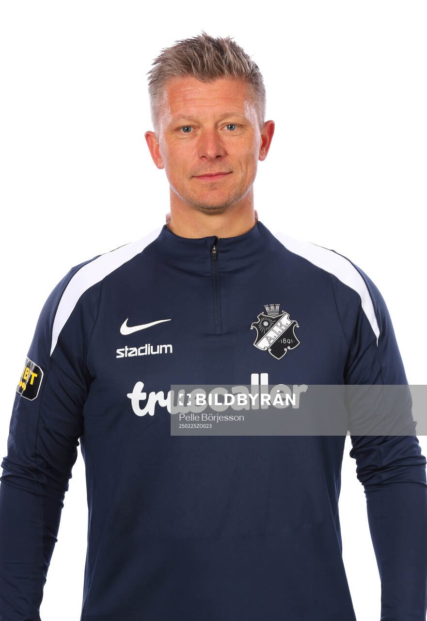 s tränare Mikkjal Thomassen