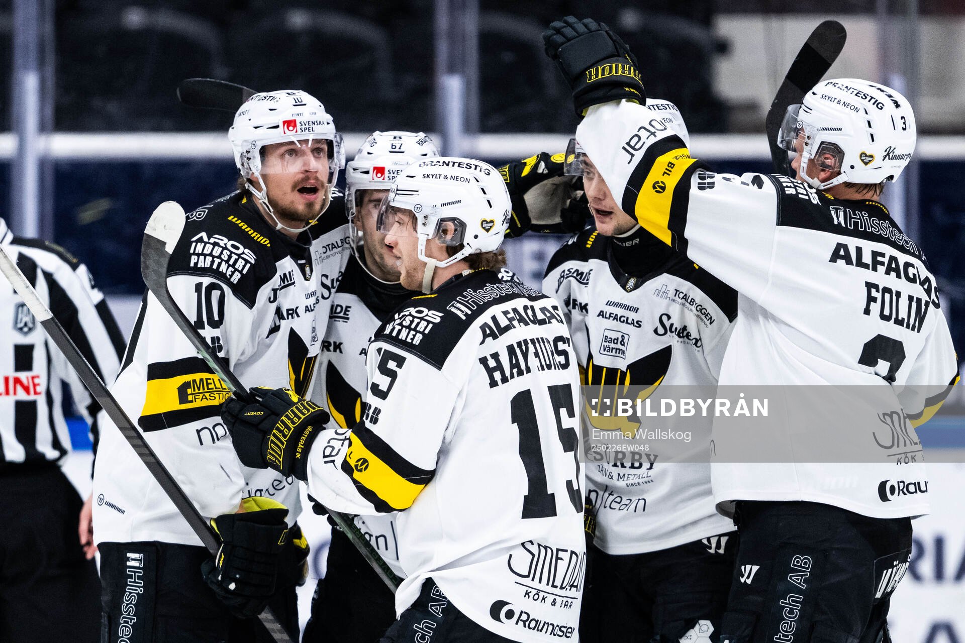 Västerås Jacob Hayhurst jublar med lagkamrater