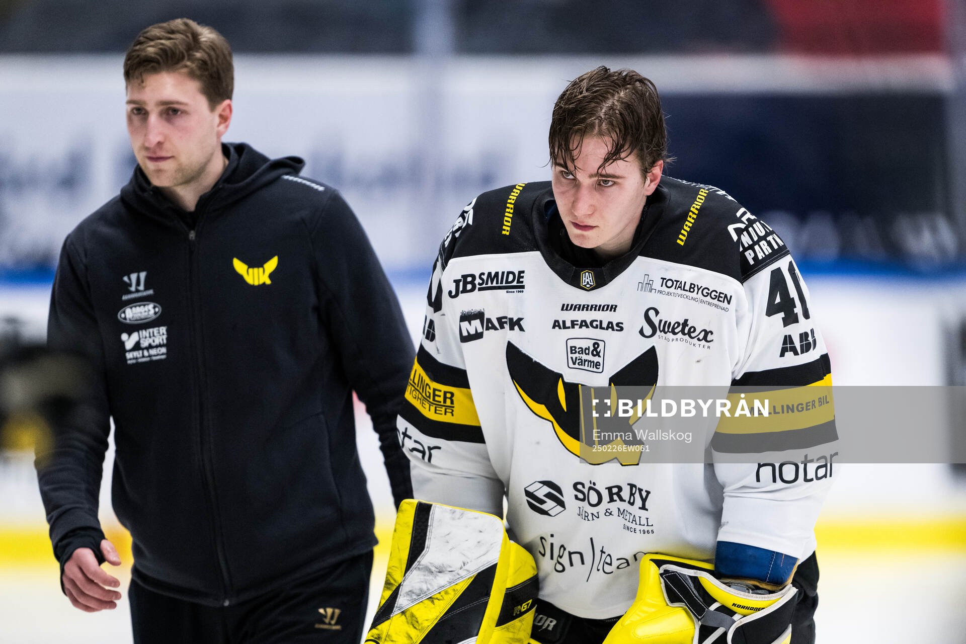 Västerås målvakt Rasmus Korhonen har ont