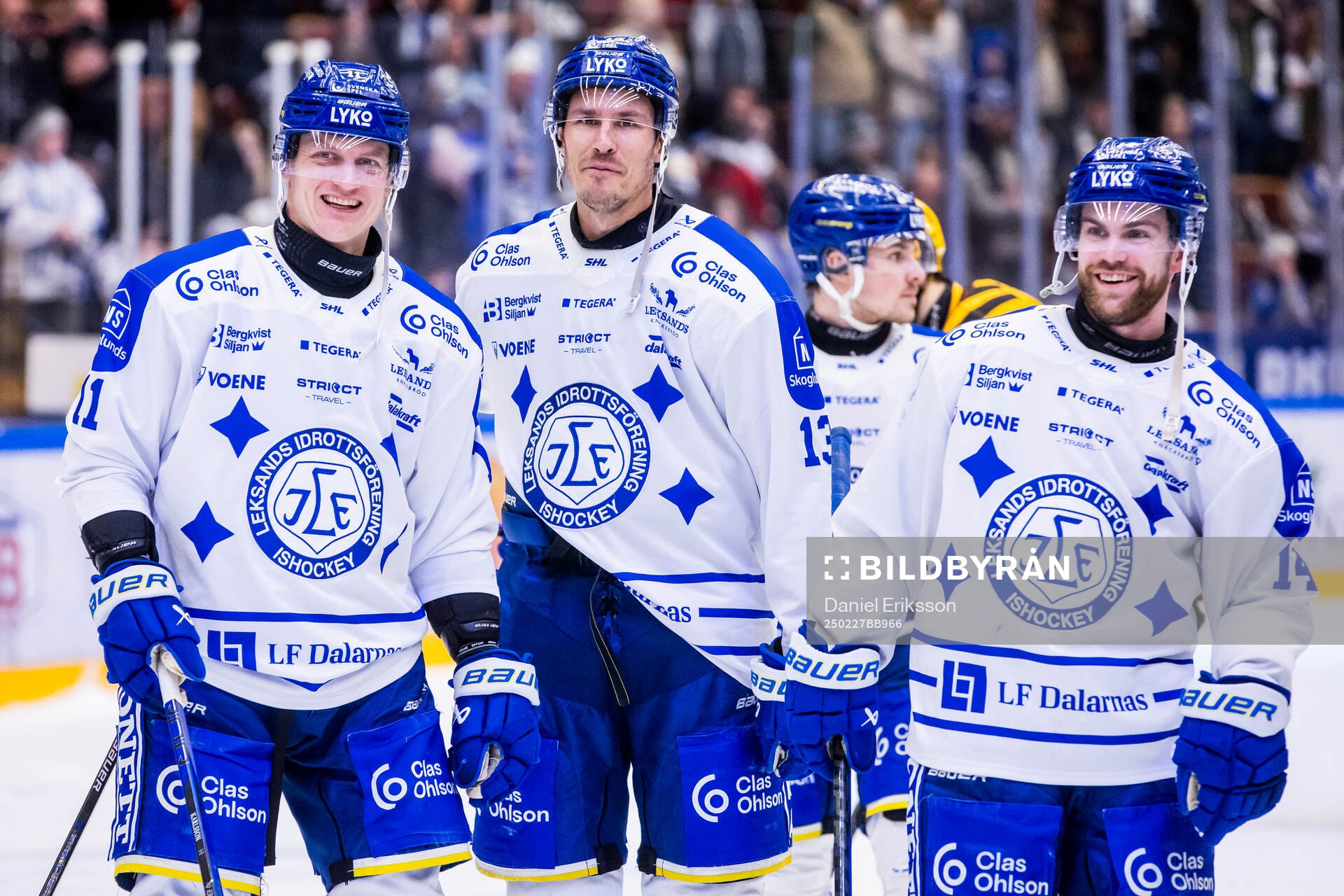 Leksands Martin Karlsson och Jon Knuts och Oskar Lang jublar