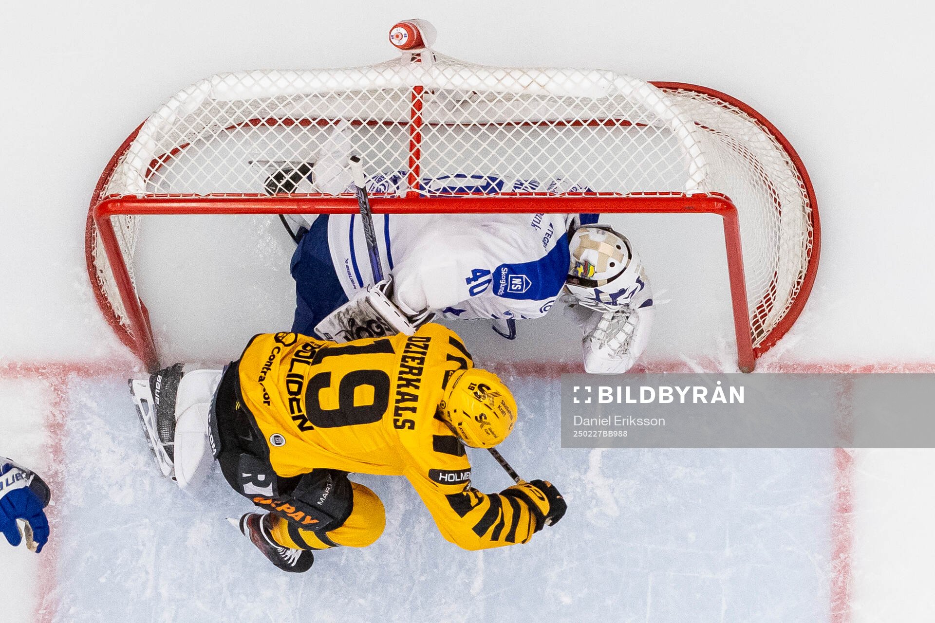Skellefteås Martins Dzierkals och Leksands målvakt Mantas
