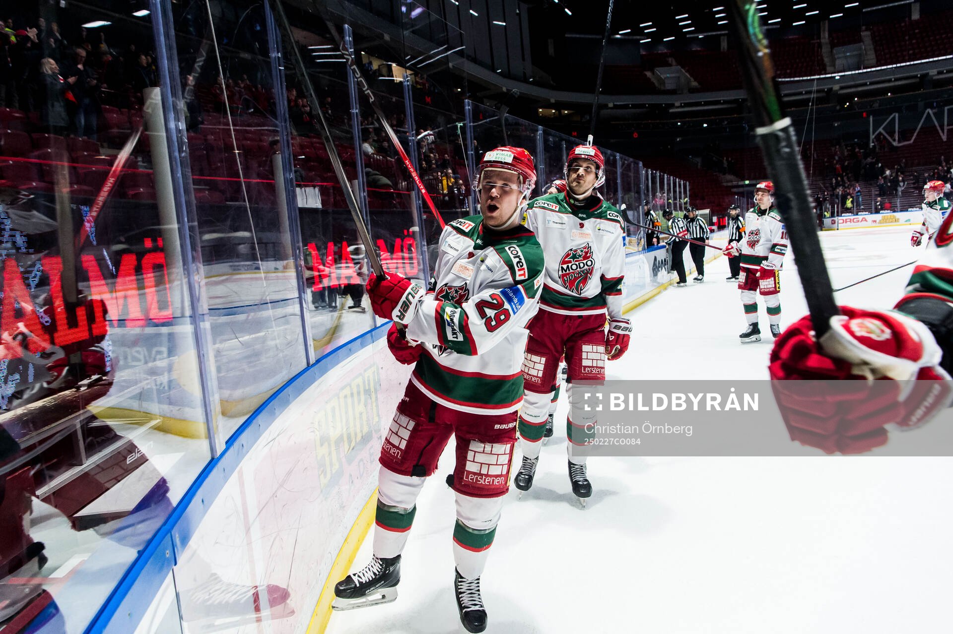 Modos Mikkel Aagaard jublar
