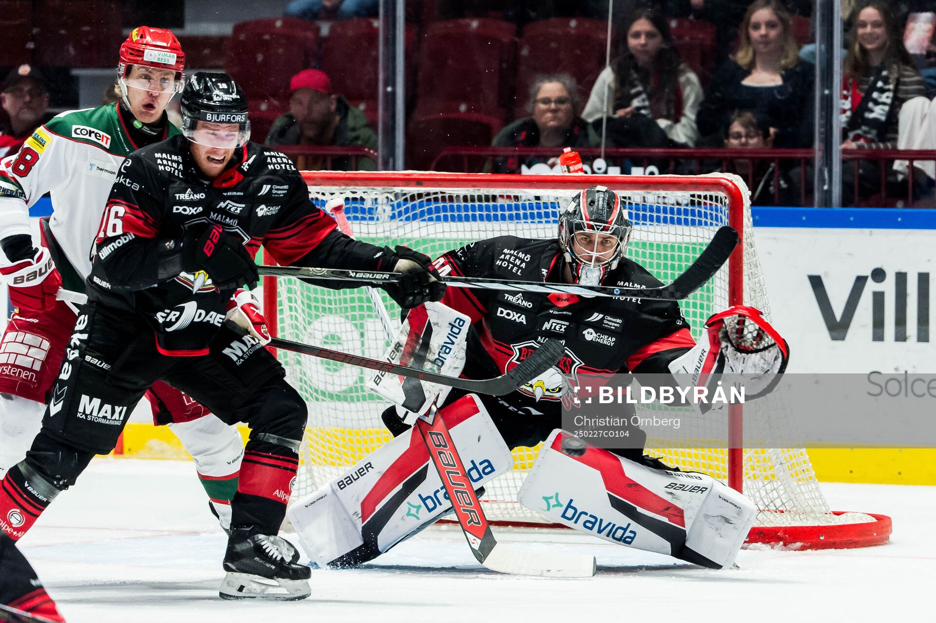 Modos Johan Södergran och Malmö Redhawks Matias Lassen