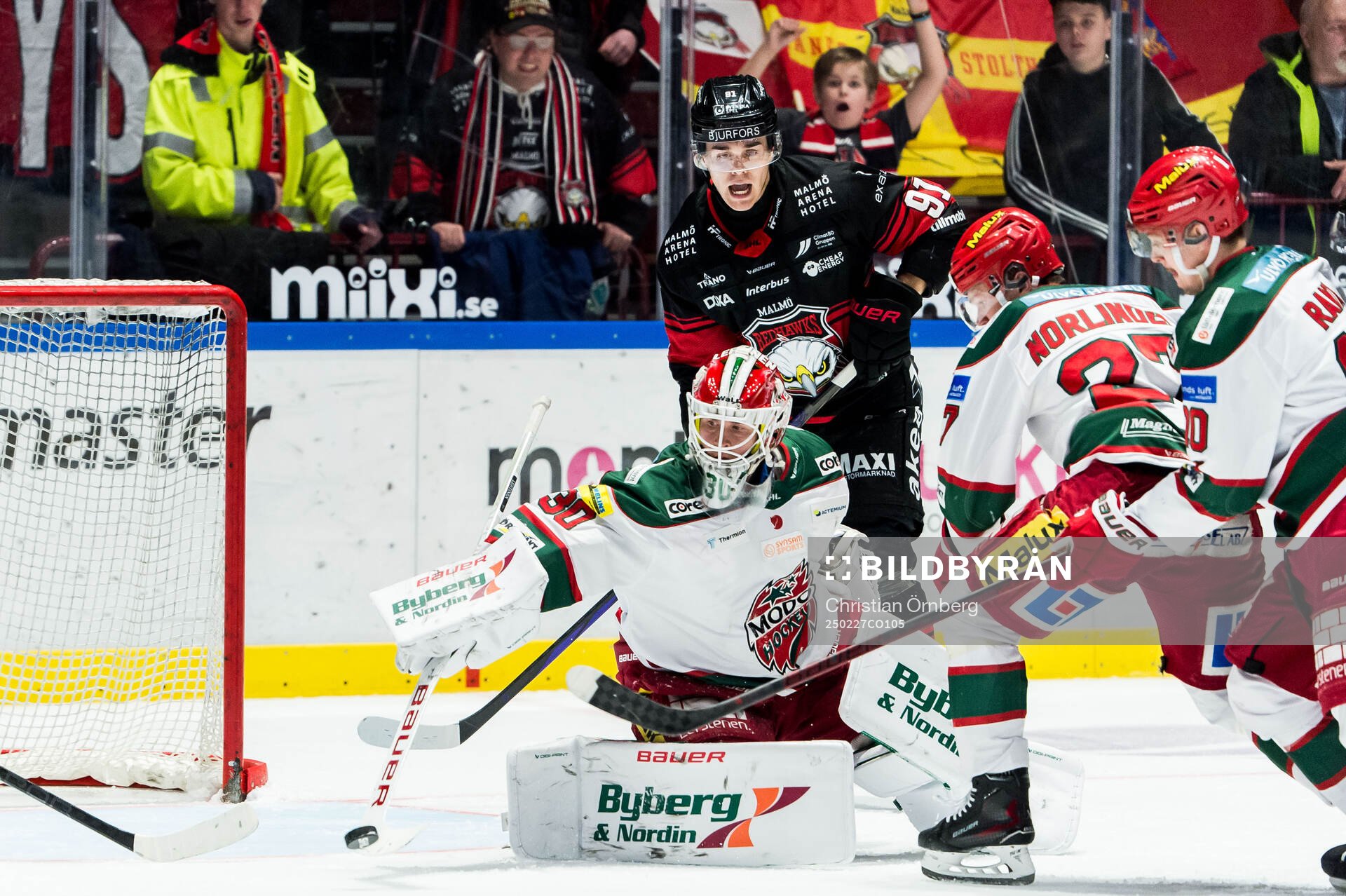 Modos målvakt Lassi Lehtinen och Malmö Redhawks Axel