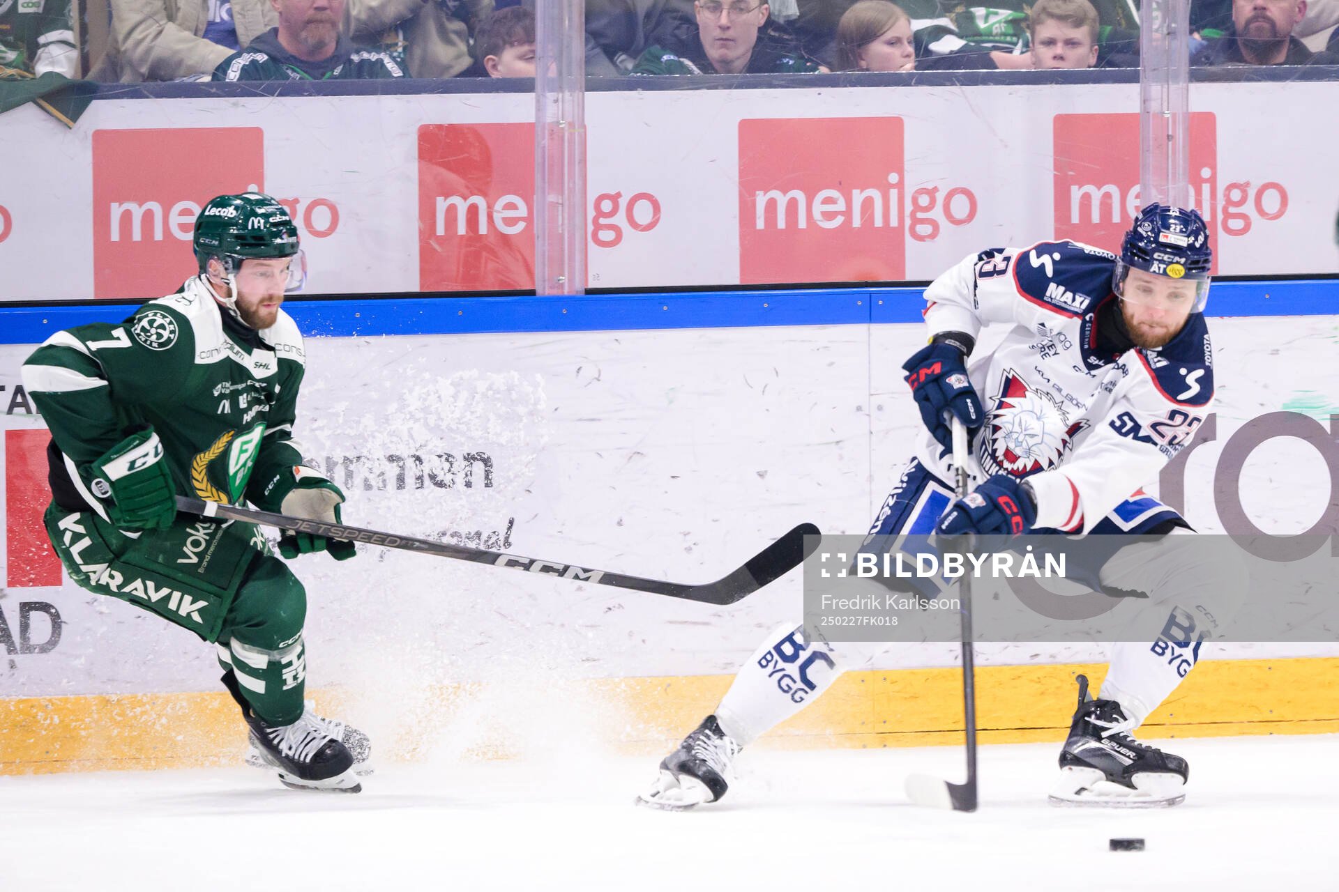 Färjestads Axel Bergkvist och Linköpings Robin Kovacs
