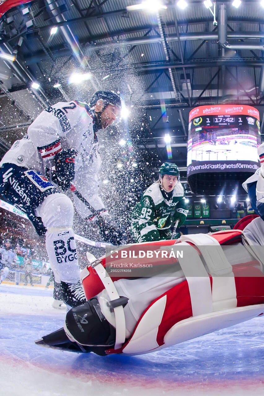 Linköpings Rasmus Rissanen och Färjestads Lucas Forsell