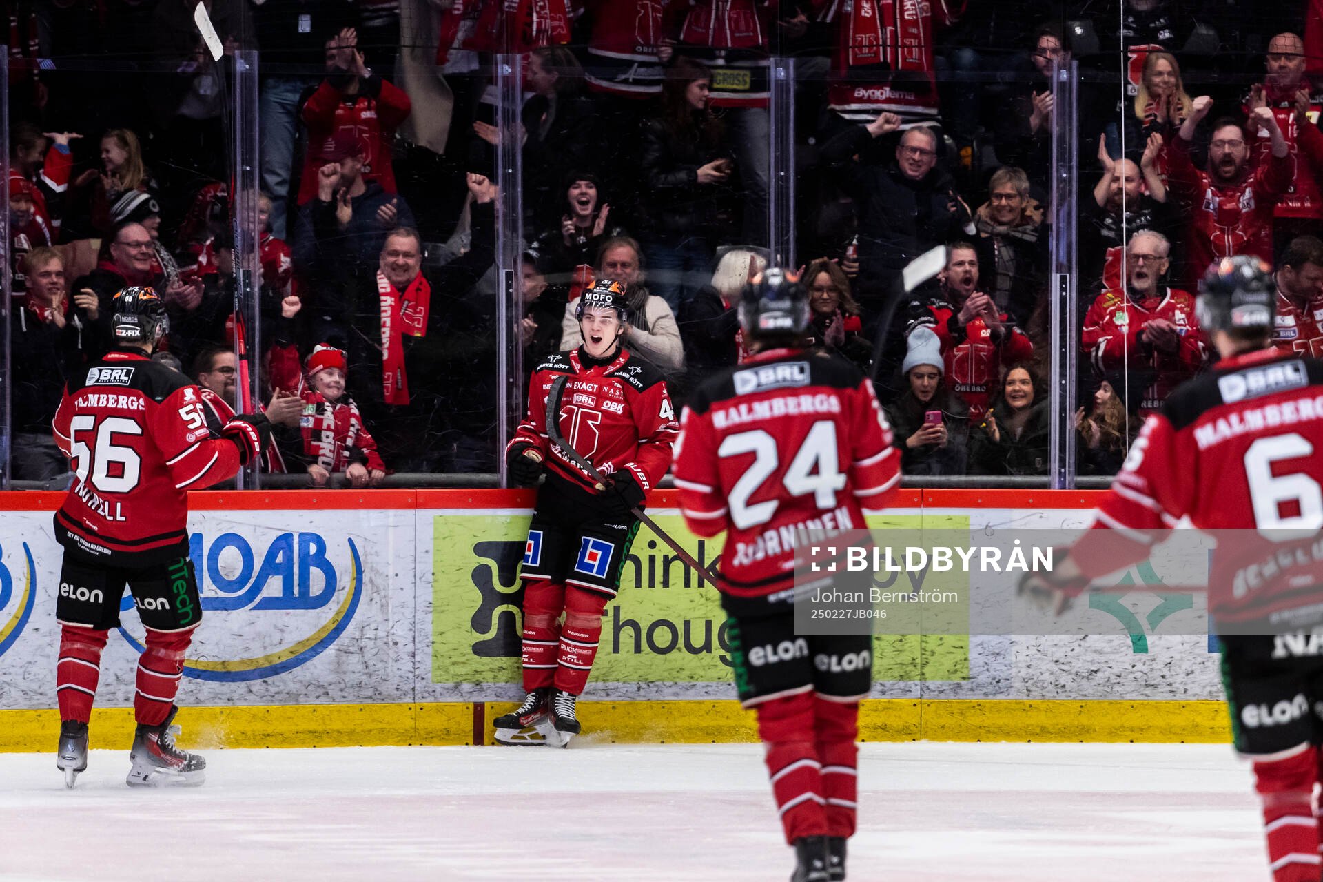 Örebros Melvin Fernström gör 4-2 och jublar med Robin