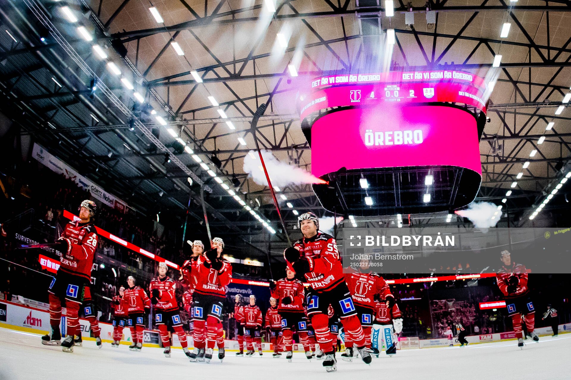 Örebros Linus Arnesson och David Quenneville jublar