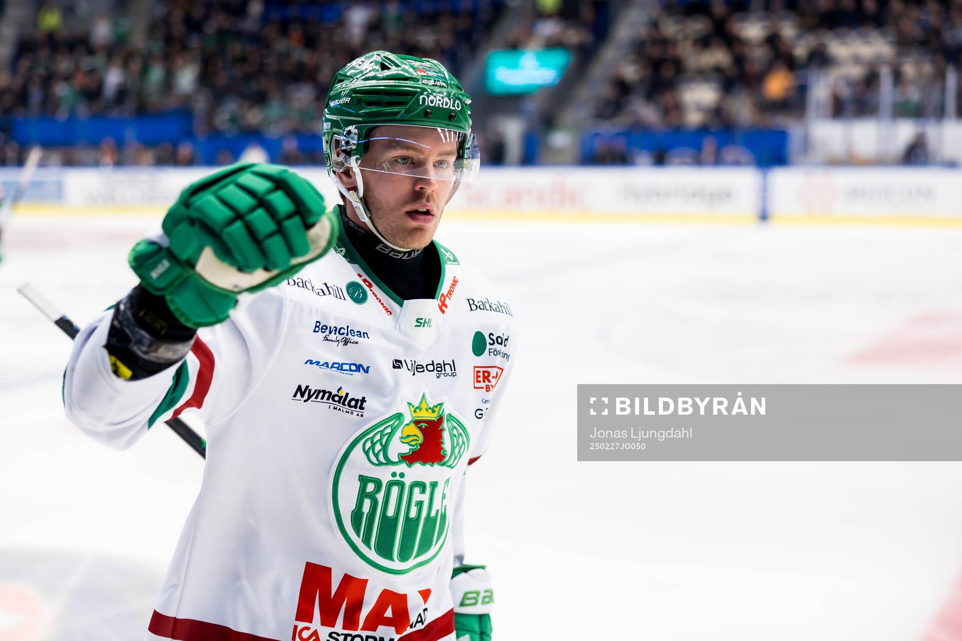 Rögles Filip Johansson jublar