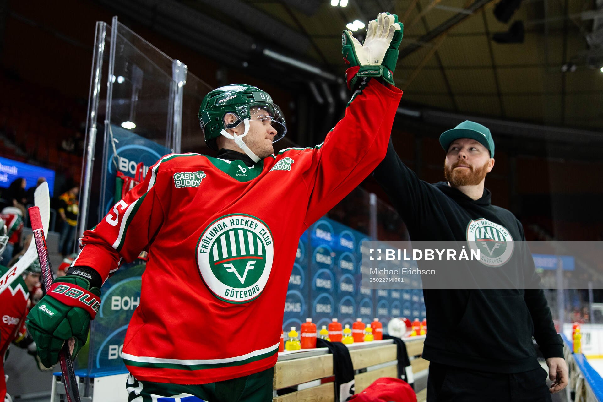 Frölundas Arttu Ruotsalainen och materialförvaltare Andy