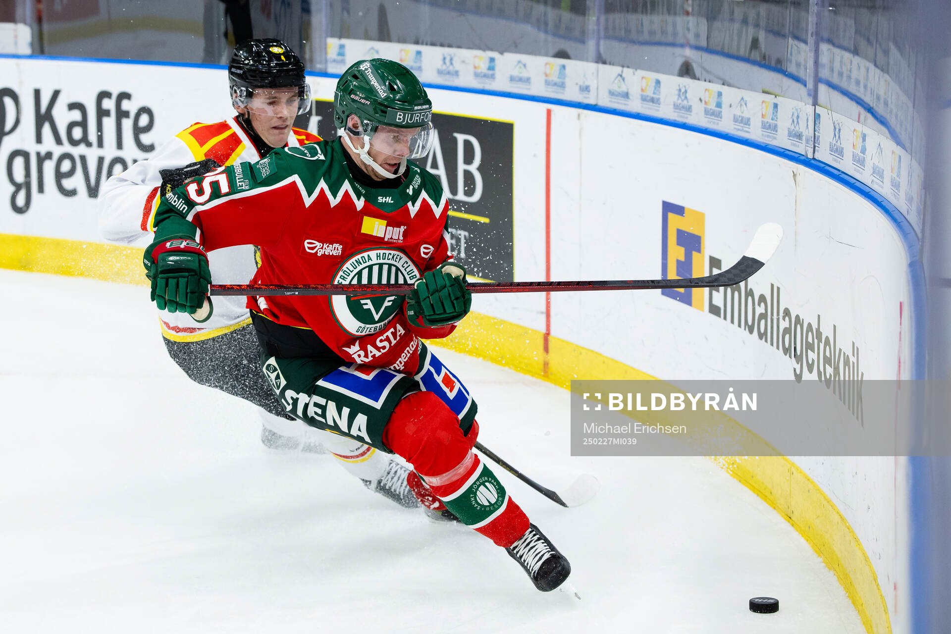 Brynäs Theo Lindstein och Frölundas Arttu Ruotsalainen