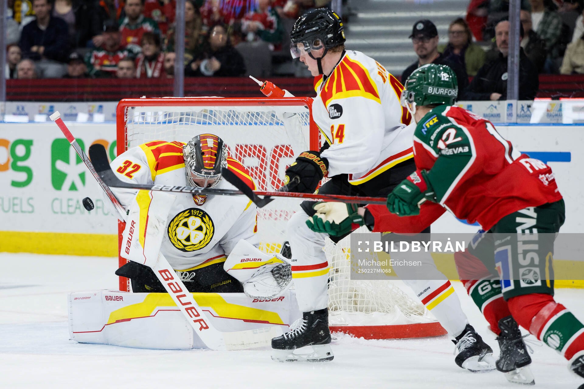 Brynäs målvakt Ludvig Persson och Frölundas Max Friberg