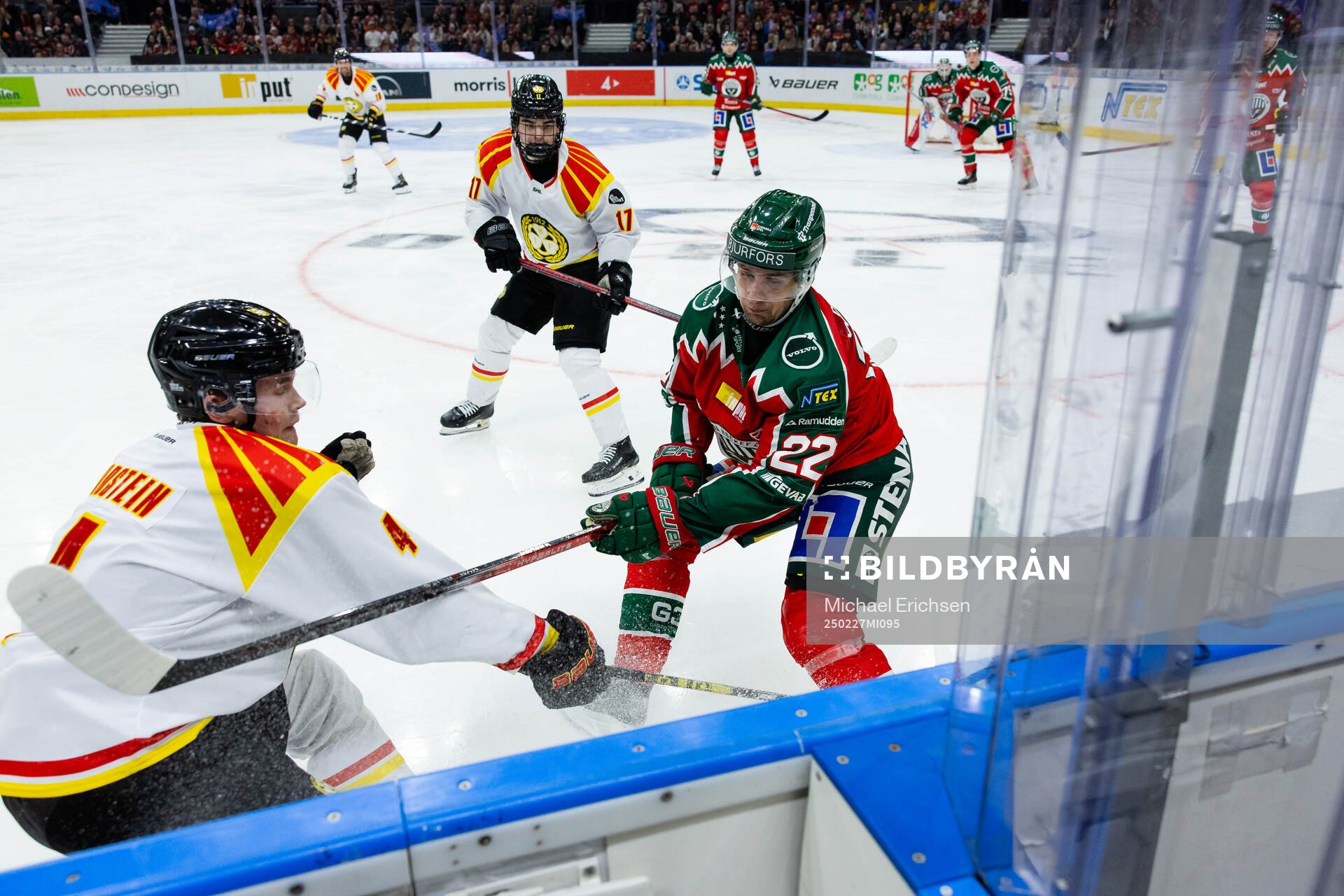 Brynäs Theo Lindstein och Frölundas Linus Nässén