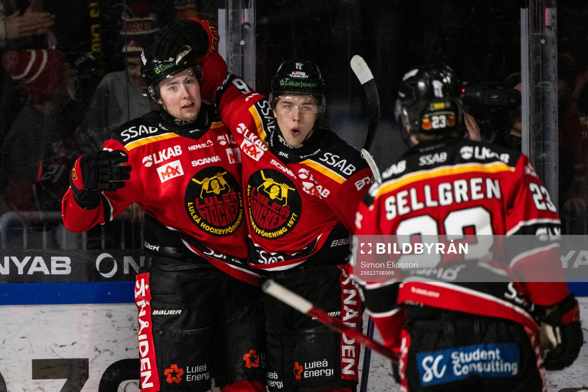 Luleås David Granberg och Isac Hedqvist jublar