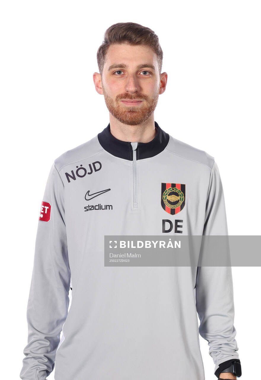 Brommapojkarnas fysioterapeut Dimos Edirnelis
