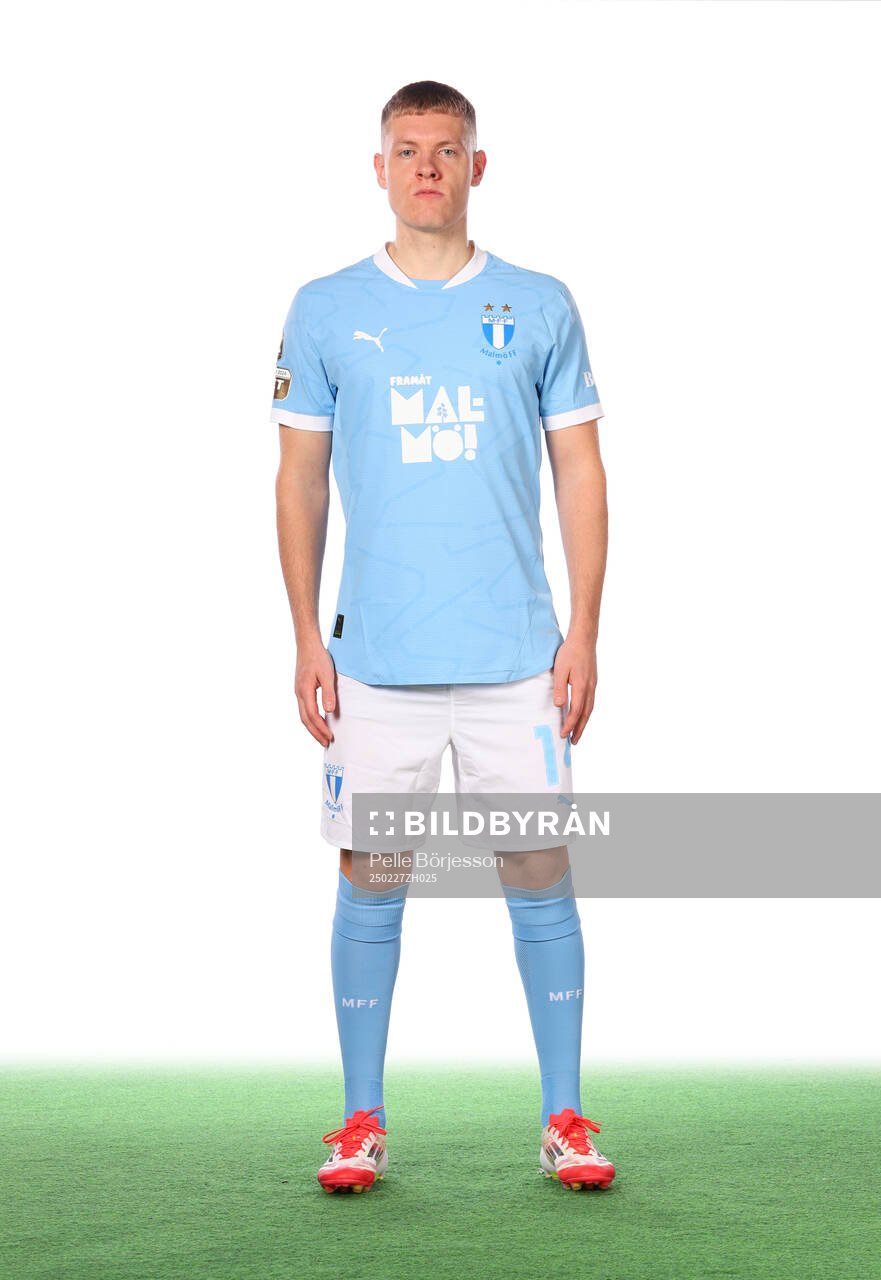 Malmö FFs Sebastian Jörgensen poserar för ett porträtt den 27 februari 2025 i Malmö.