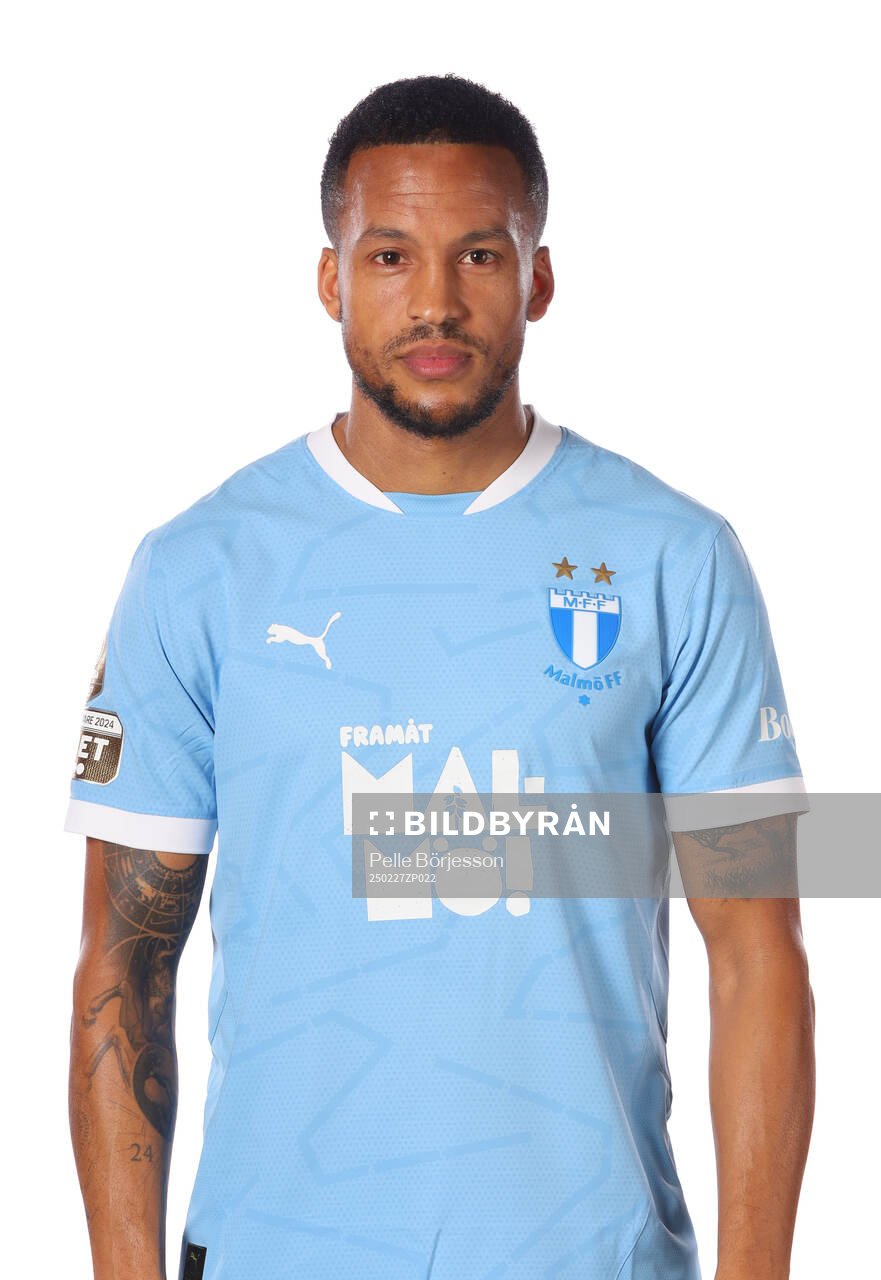 Malmö FFs Martin Olsson poserar för ett porträtt den 27 februari 2025 i Malmö.