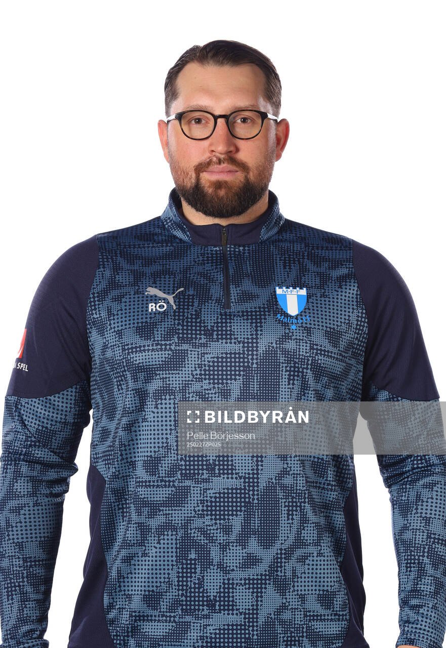 Malmö FFs assisterande tränare Rikard Östergren poserar för ett porträtt den 27 februari 2025 i Malmö.