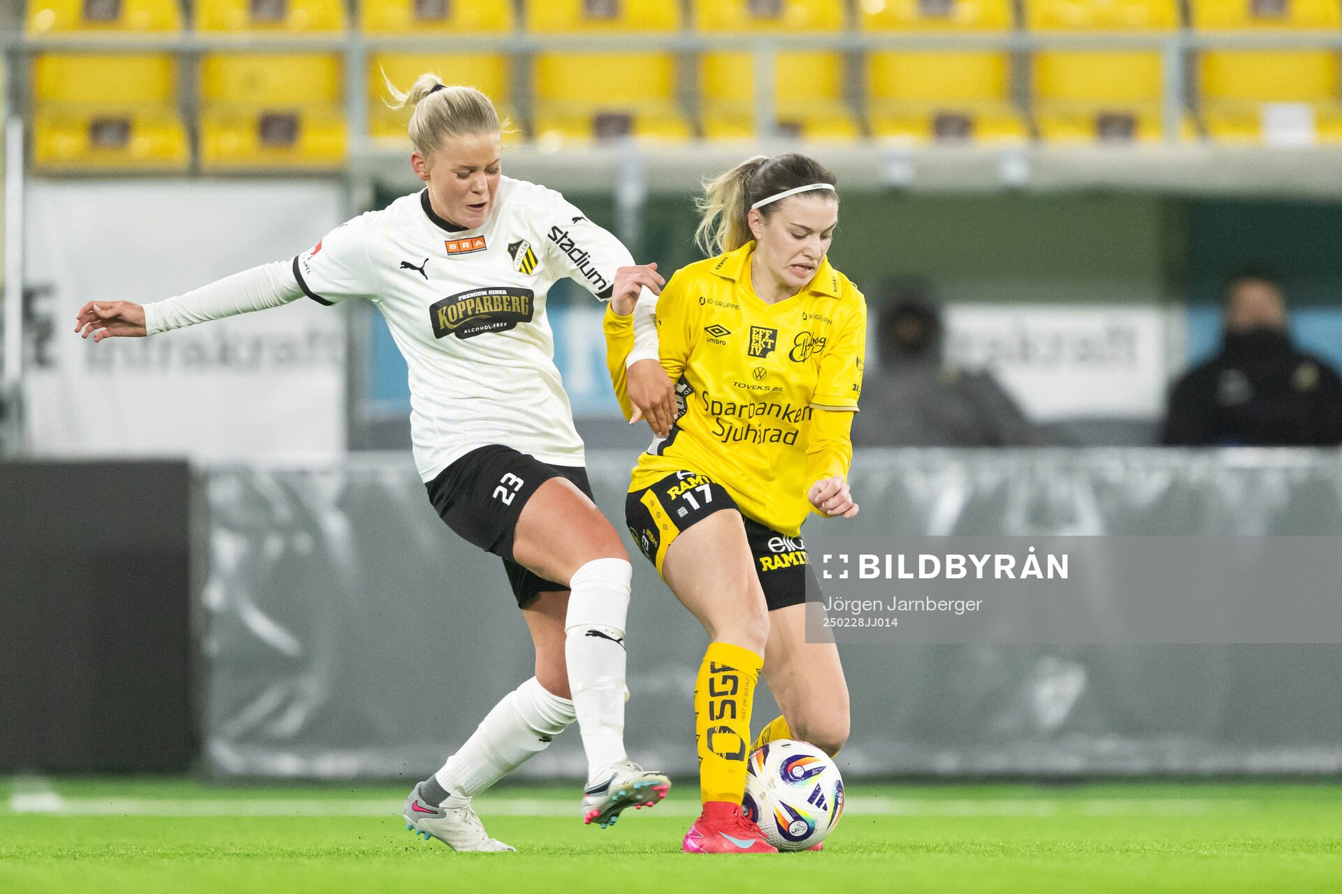 Häckens Tess Olausson och Elfsborgs Natalija Obradovic