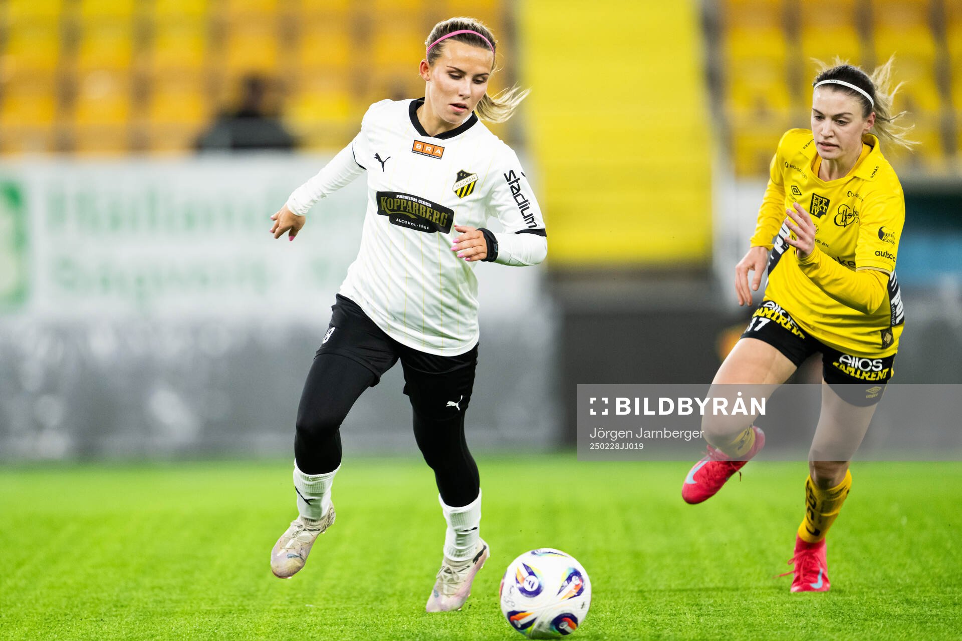 Häckens Nathalie Staaf och Elfsborgs Natalija Obradovic