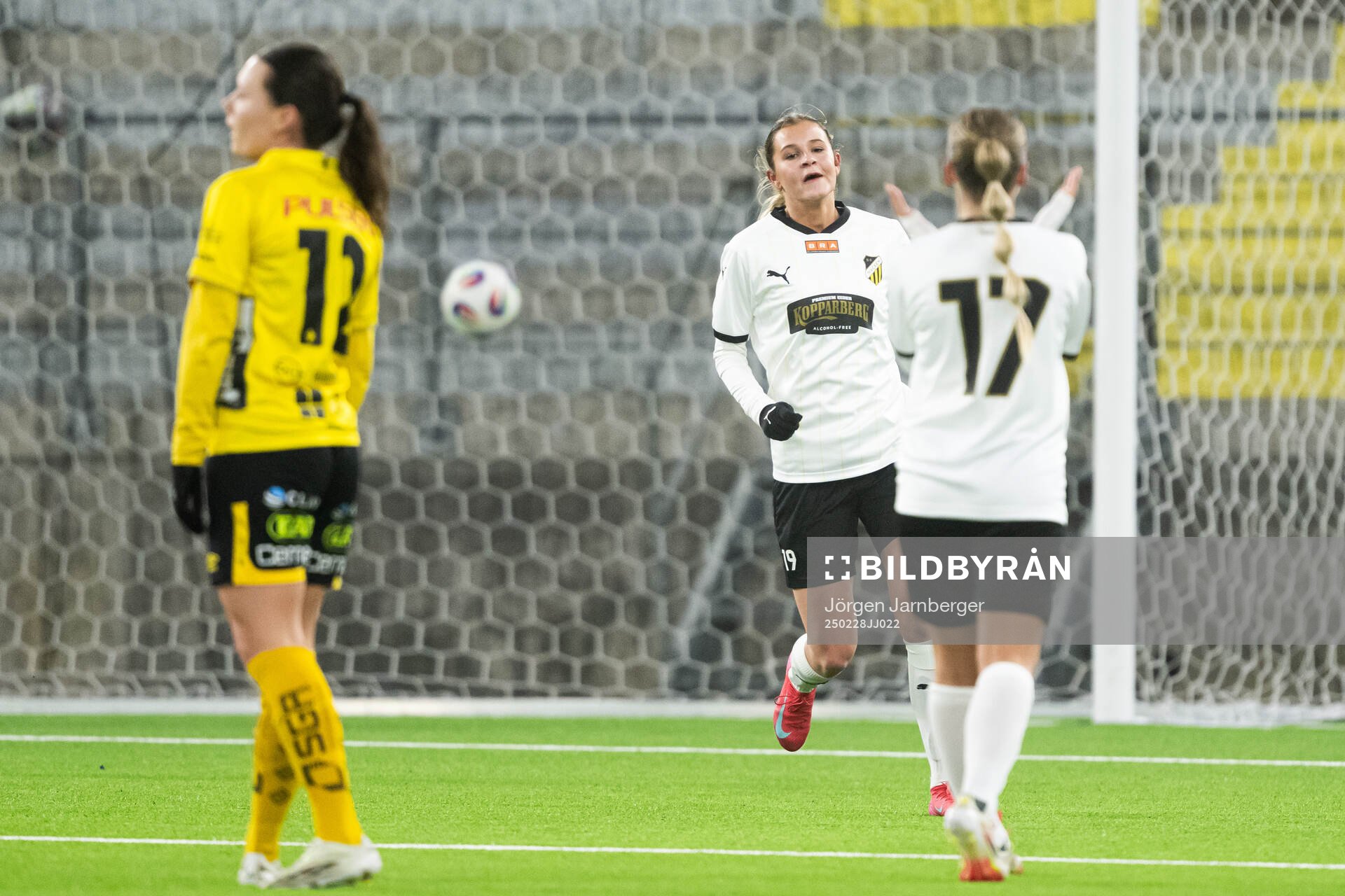 Häckens Lova Sternvik jublar