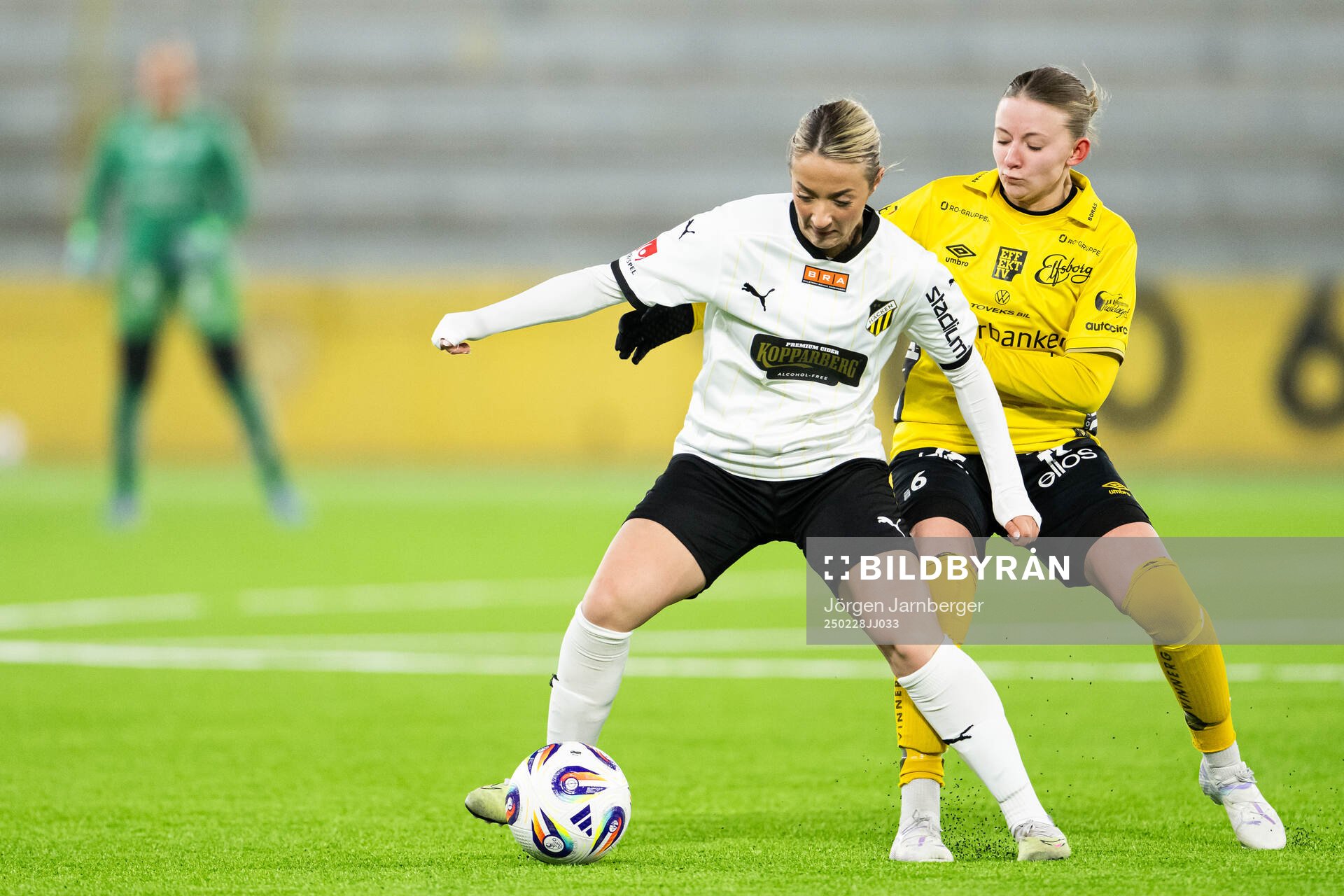Häckens Mia Karisik och Elfsborgs Emilia Bengtsson