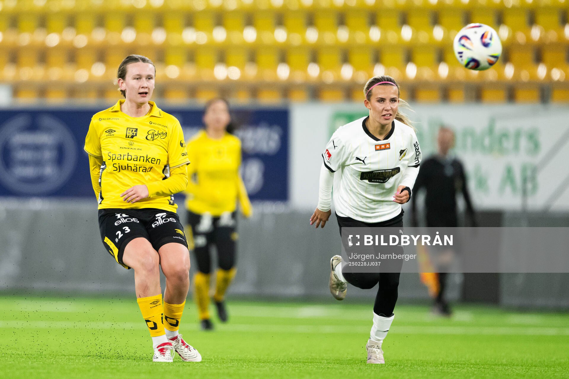 Elfsborgs Ellen Nilsson och Häckens Nathalie Staaf