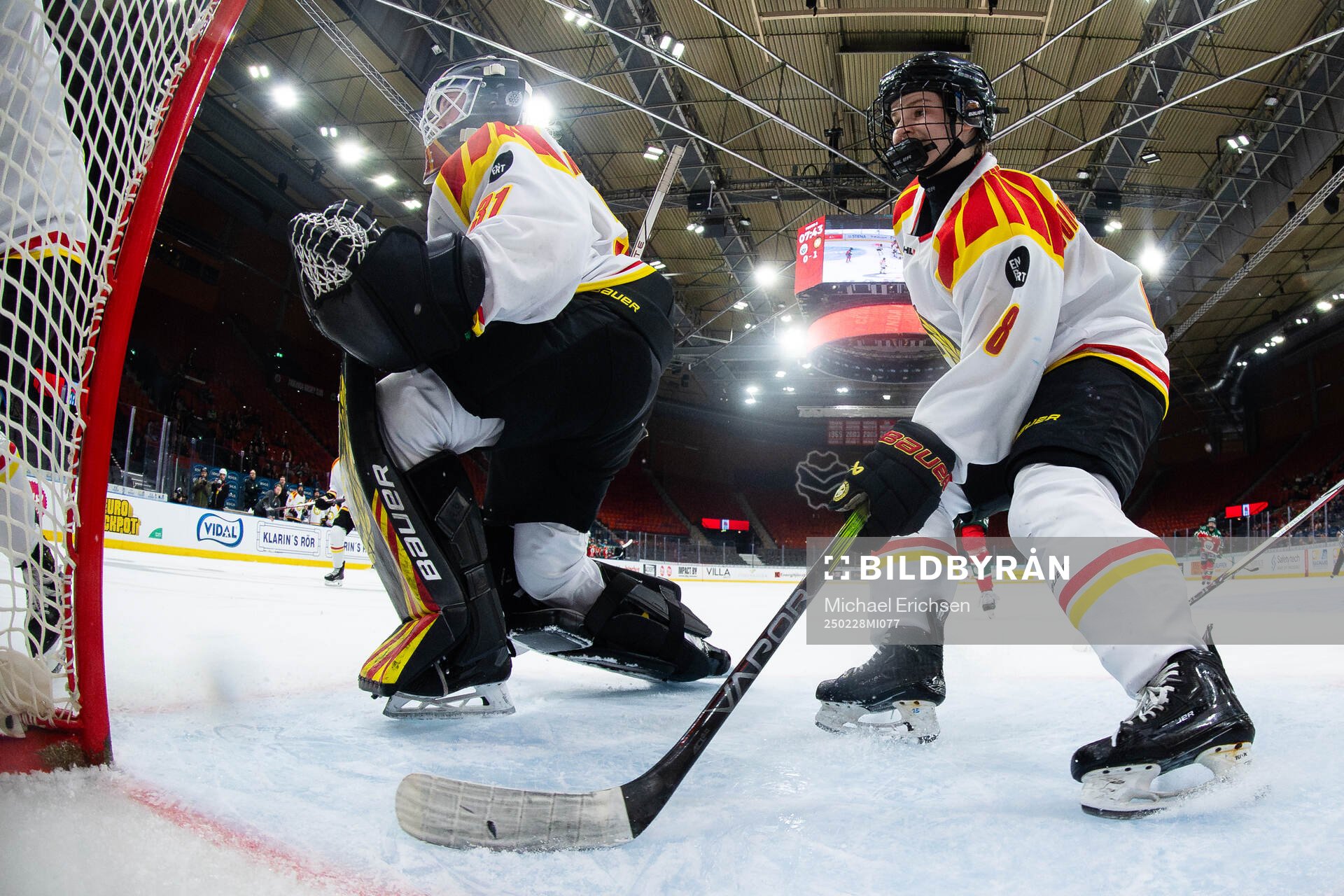 Brynäs målvakt Ena Nystrøm och Oona Koukkula