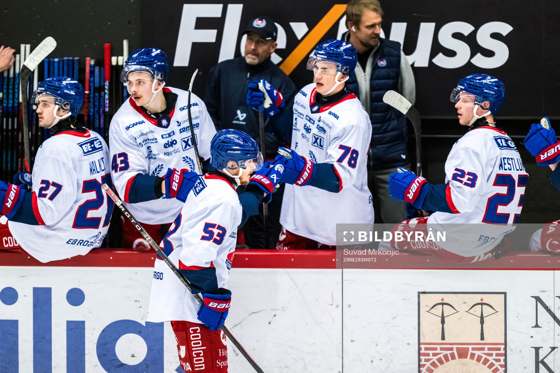 Oskarshamns Niclas Burström jublar med lagkamrater