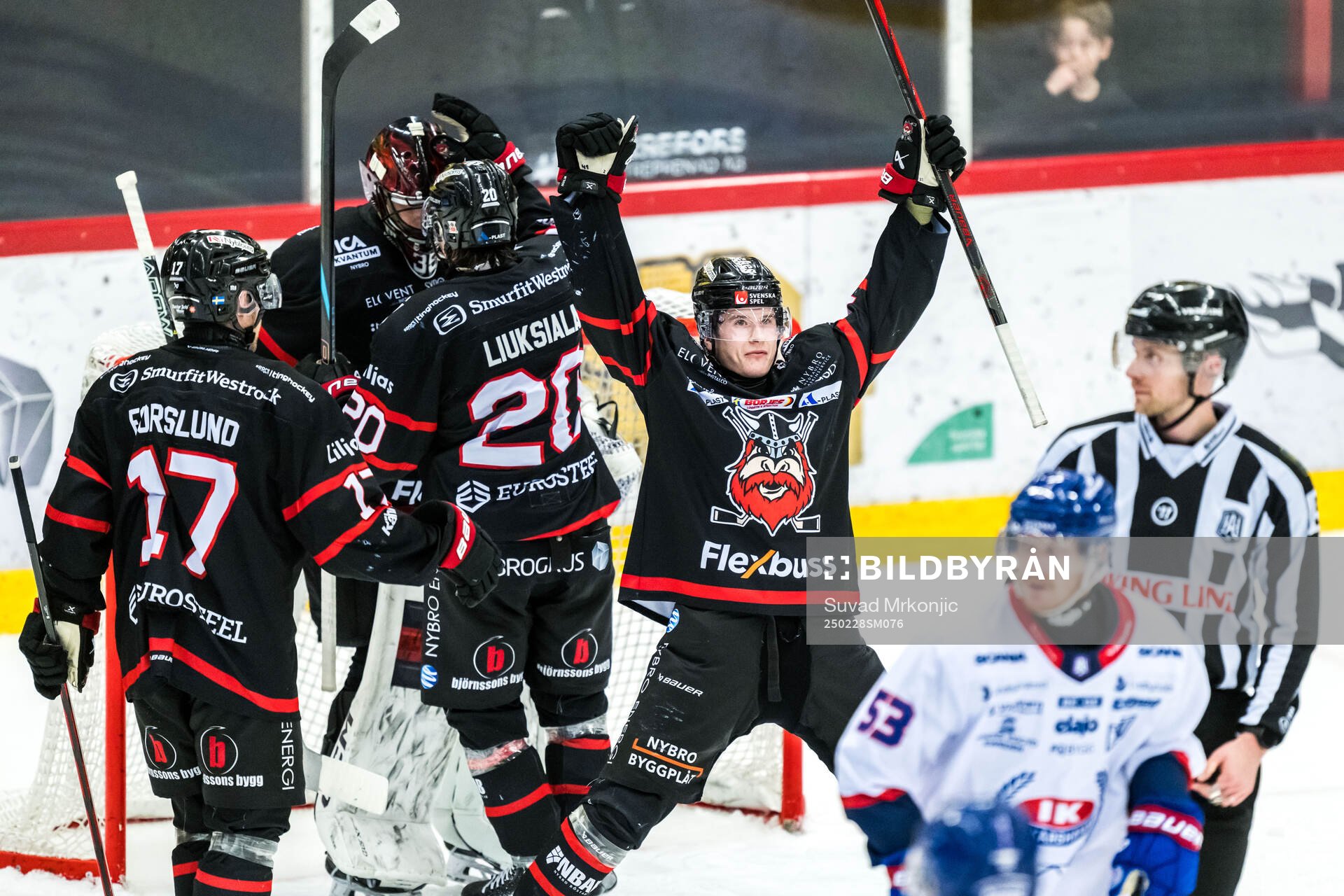 Nybros Kalle Holm jublar