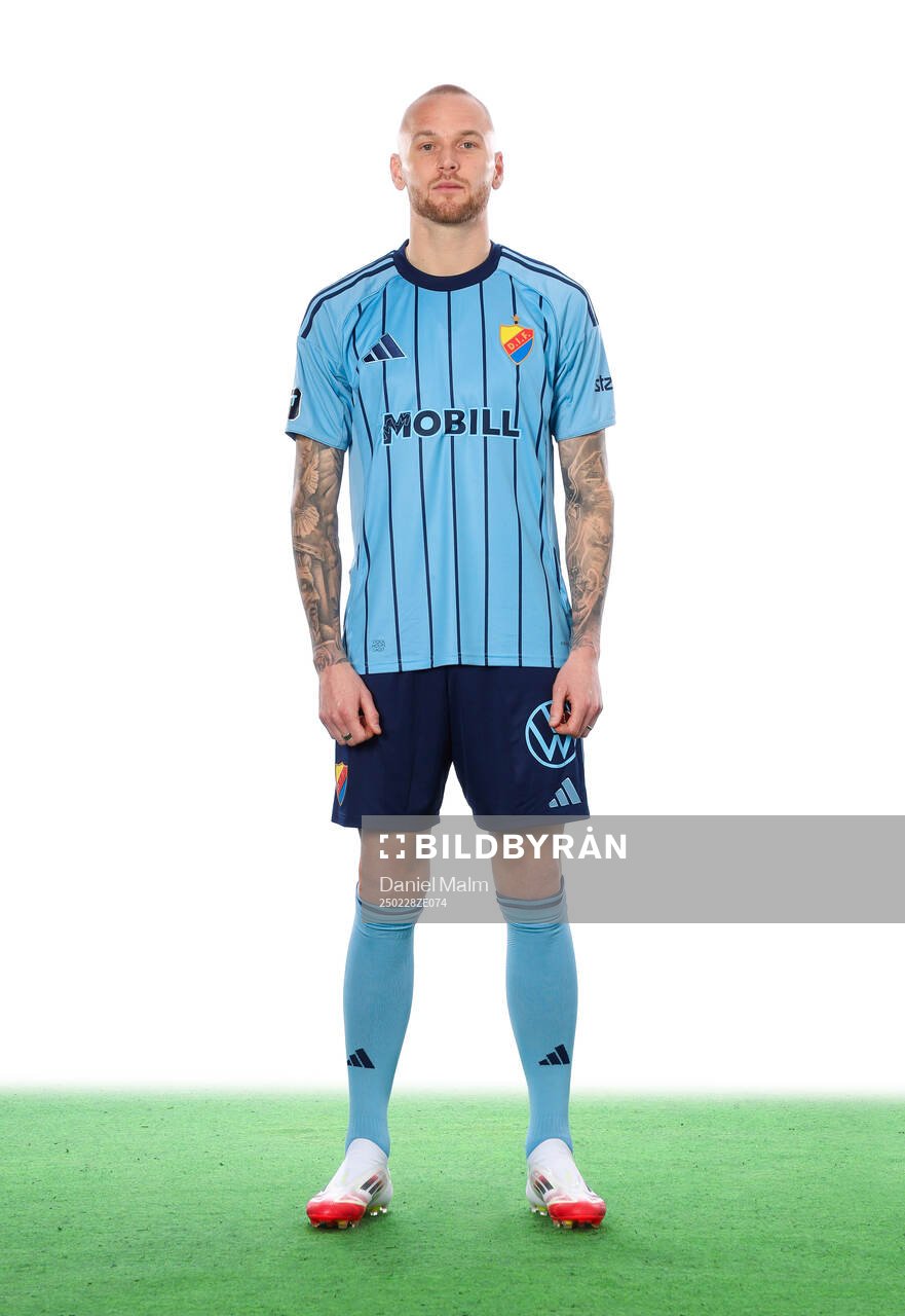 Djurgårdens Adam Ståhl poserar för ett porträtt den 28 februari 2025 i Stockholm.