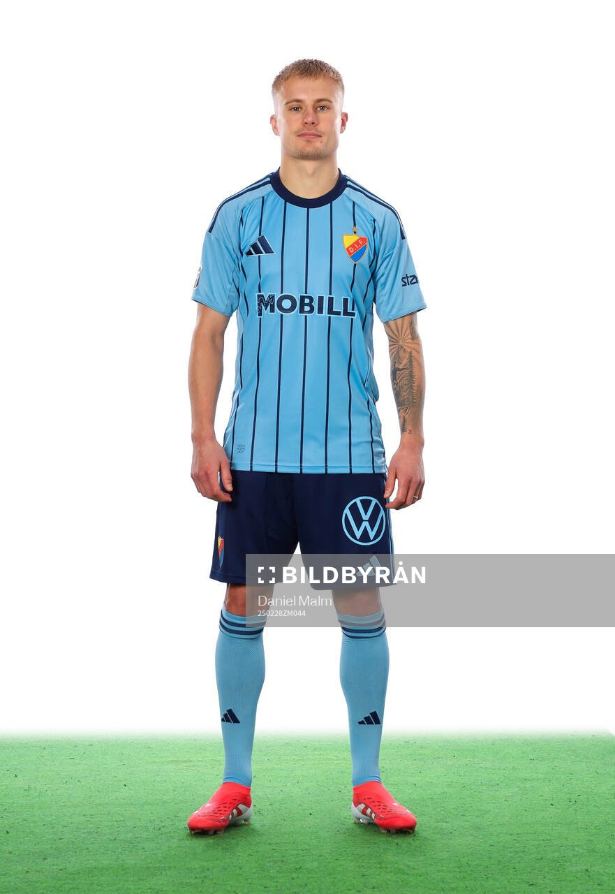 Djurgårdens Viktor Bergh poserar för ett porträtt den 28 februari 2025 i Stockholm.