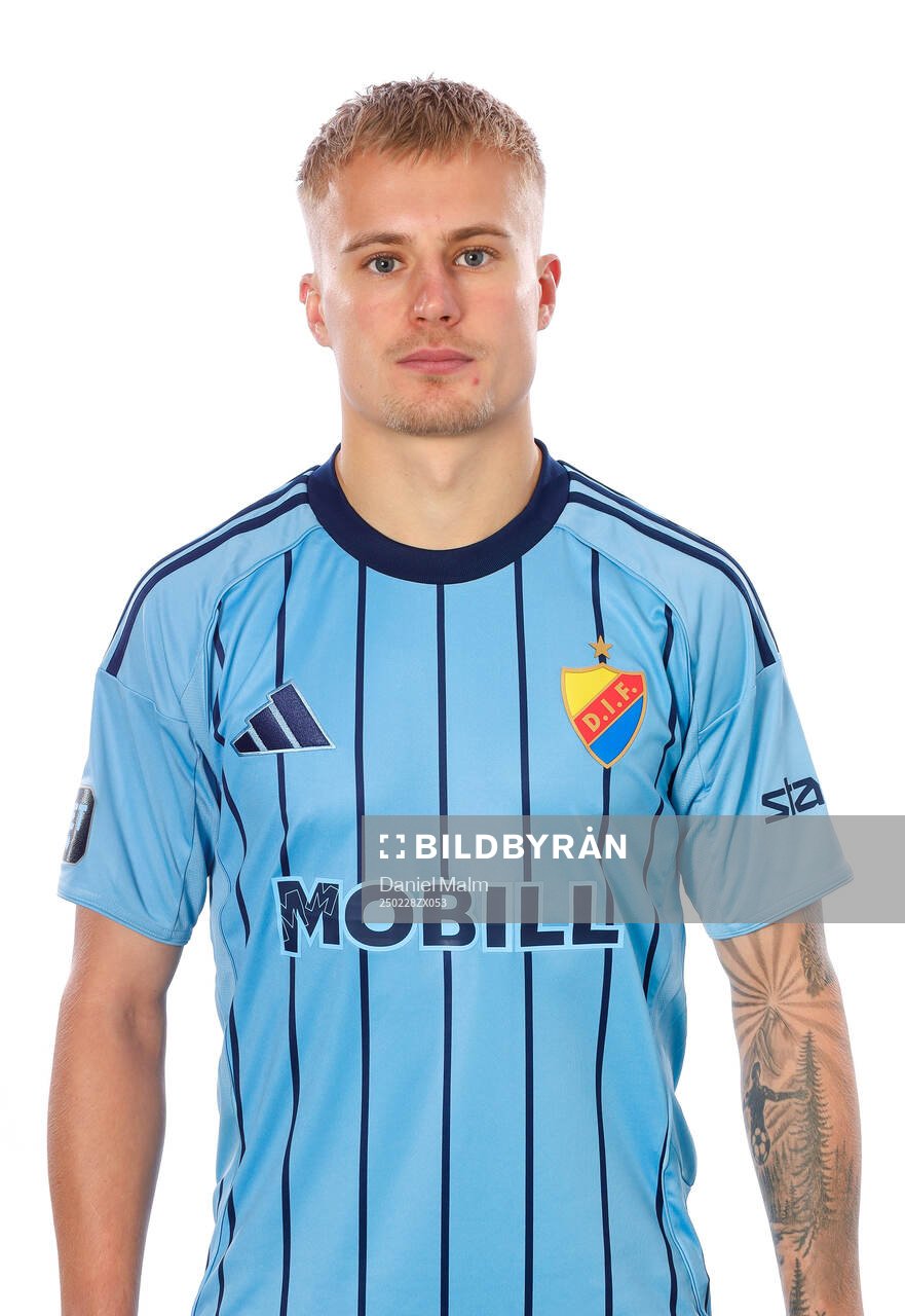 Djurgårdens Viktor Bergh poserar för ett porträtt den 28 februari 2025 i Stockholm.