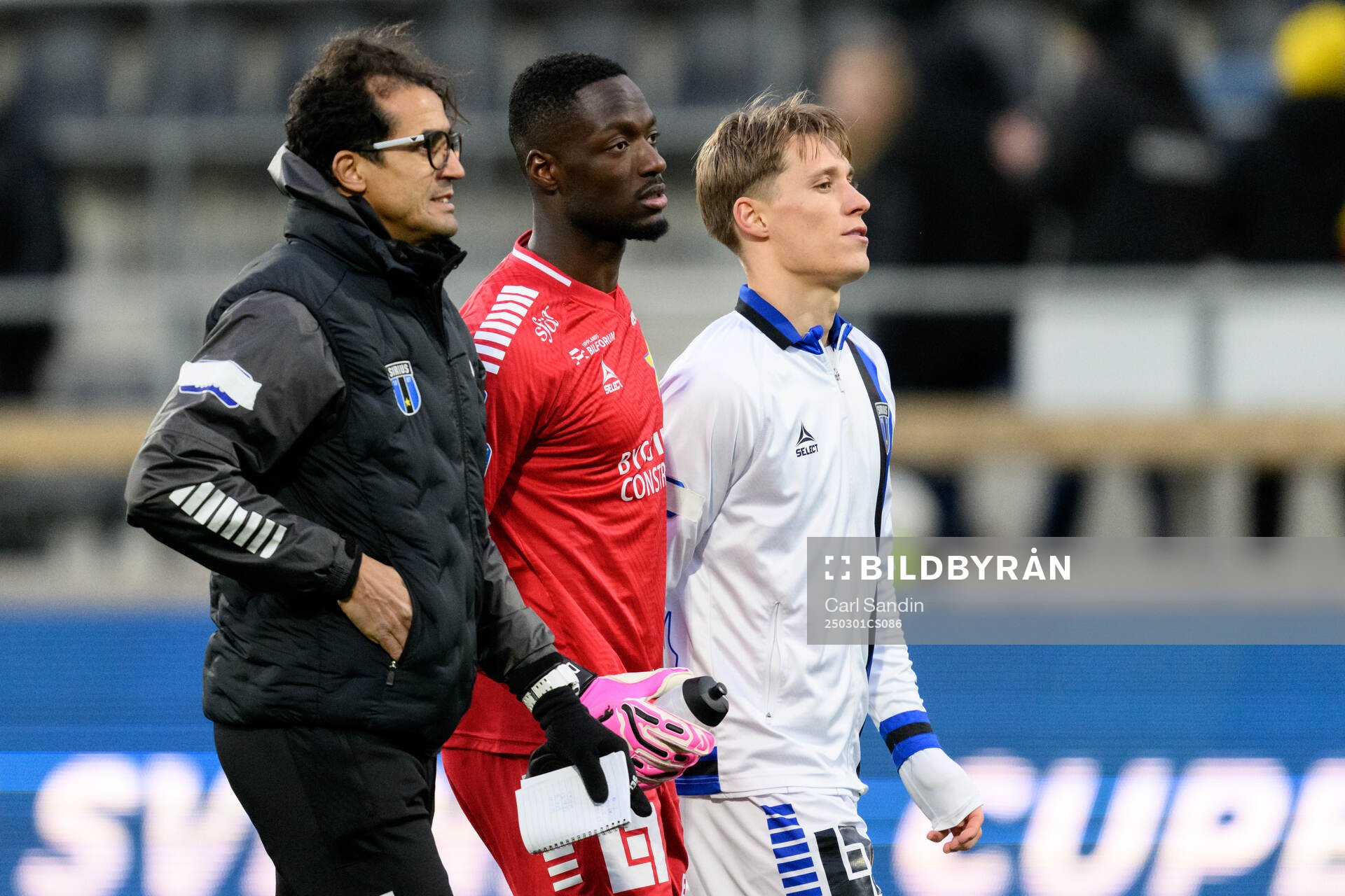 Sirius målvakt Ismael Diawara och Marcus Lindberg
