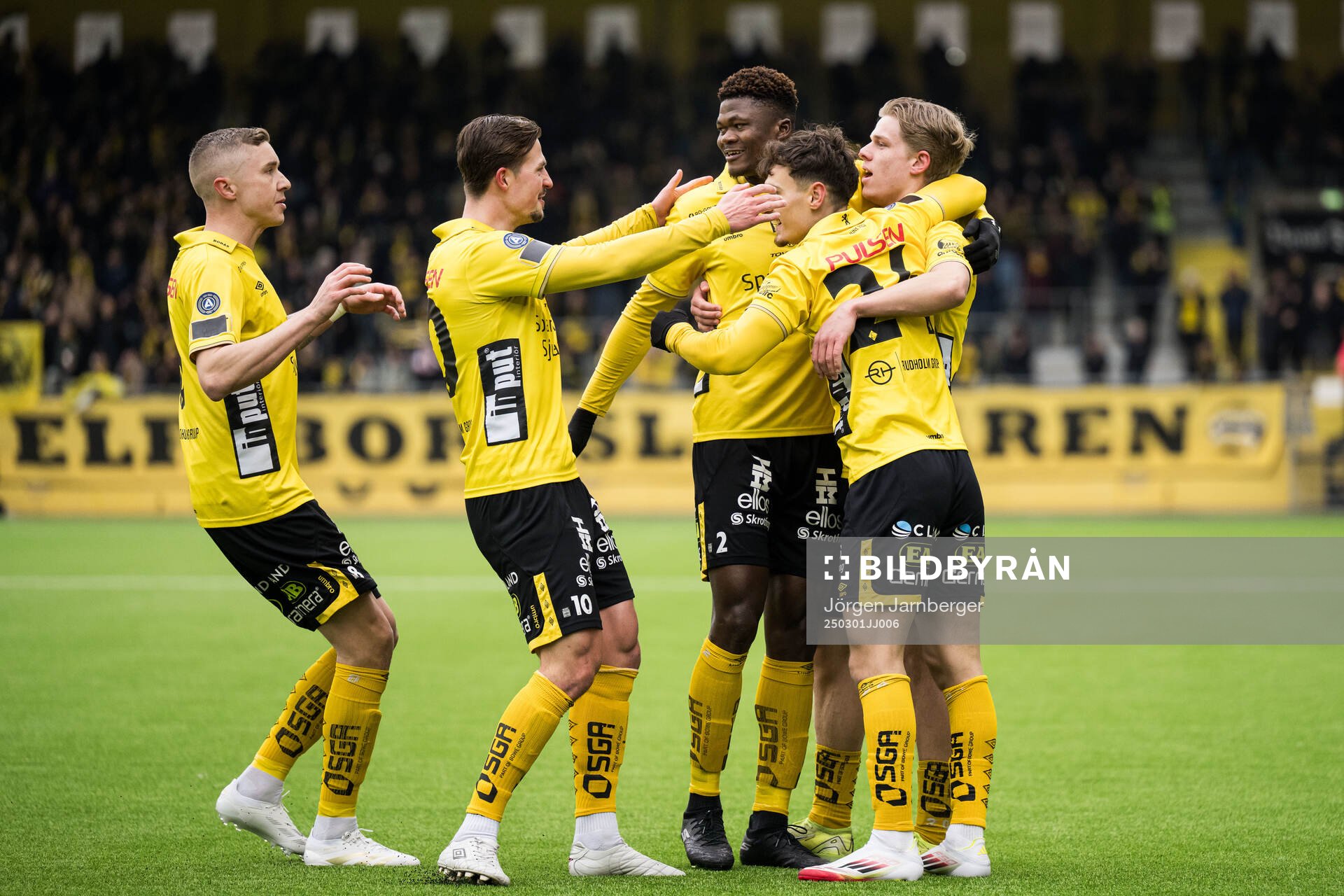 Elfsborgs Gottfrid Rapp jublar med Sebastian Holmen Simon