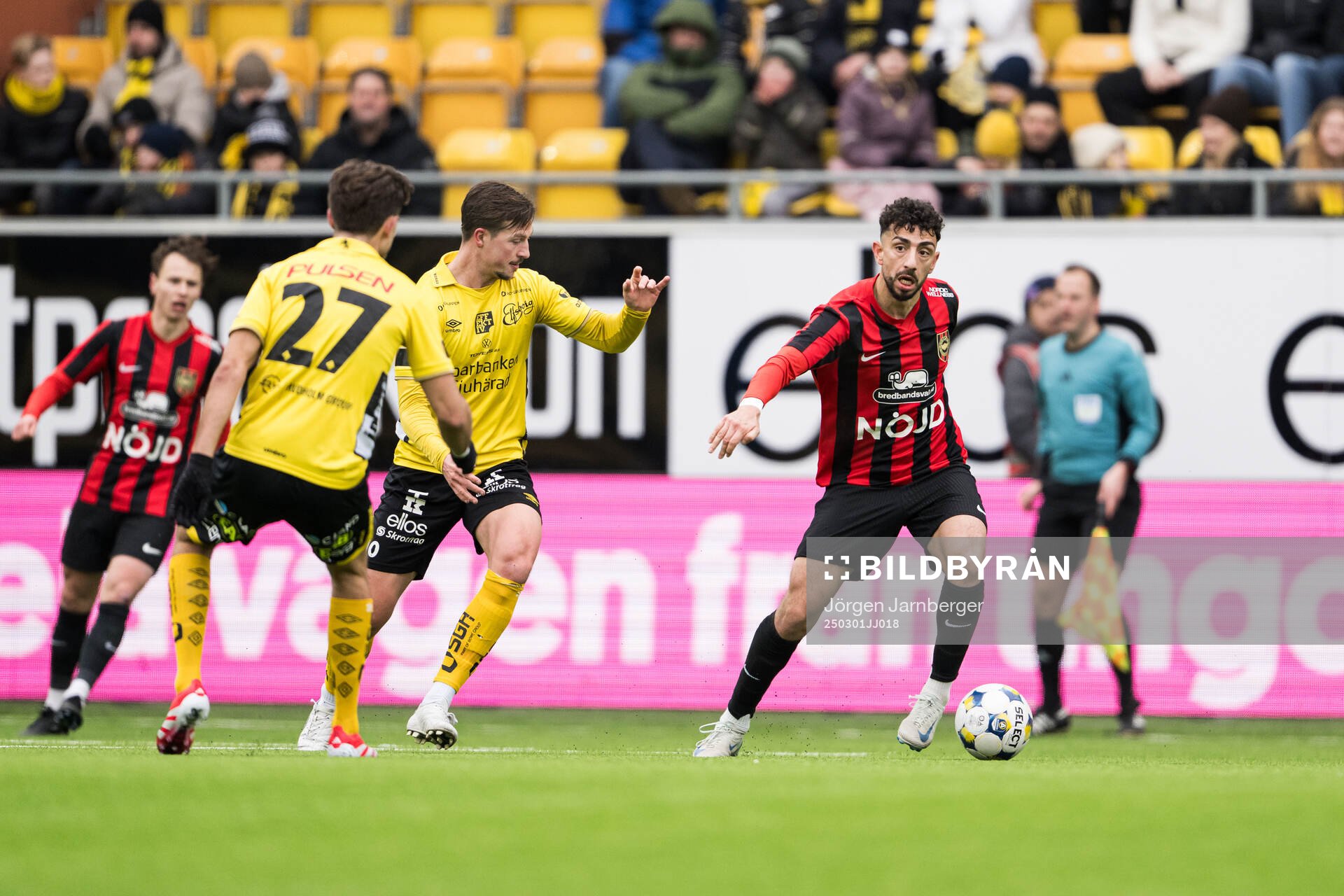 Elfsborgs Simon Olsson och Brommapojkarnas Daleho Irandust
