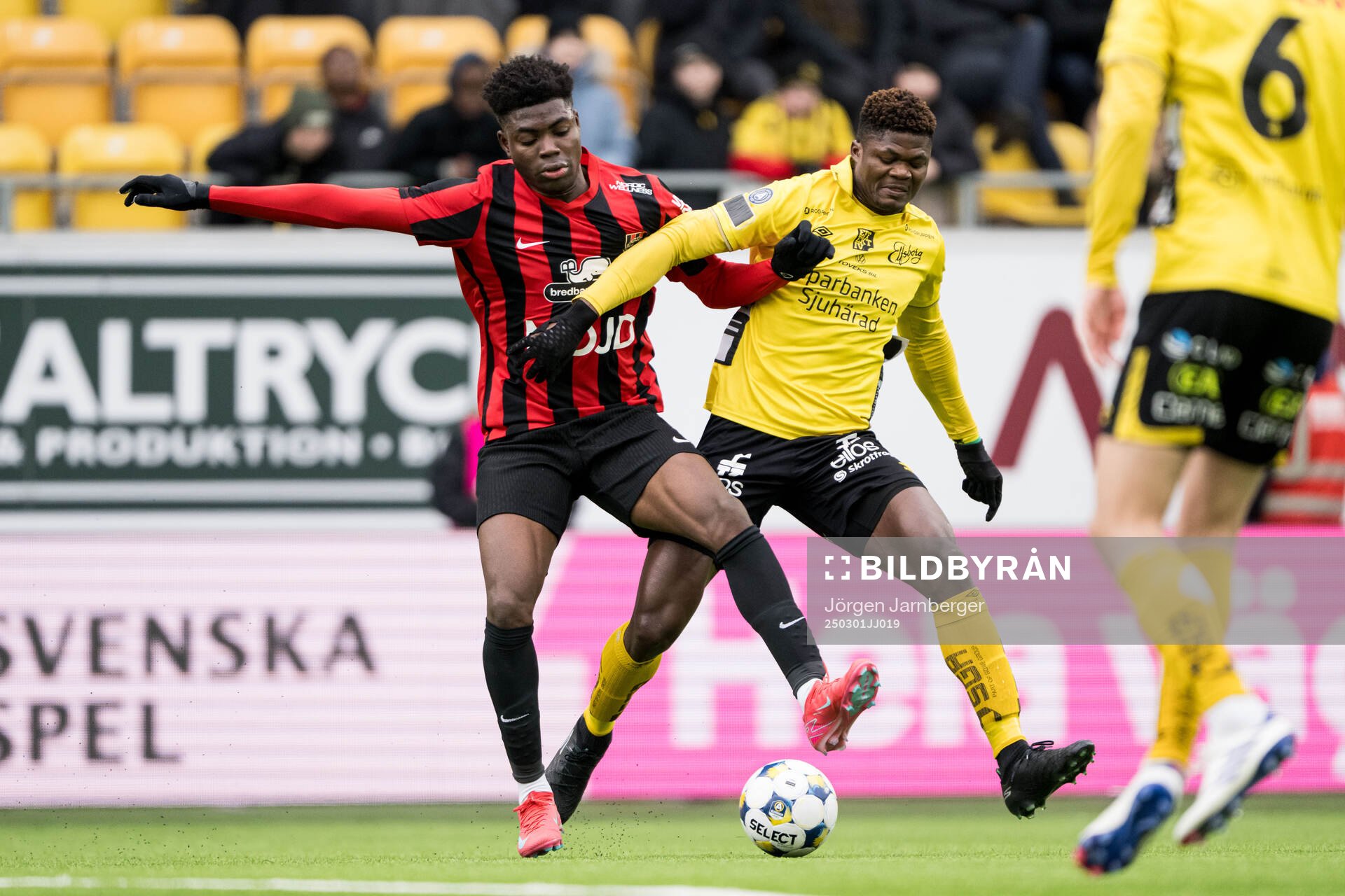 Brommapojkarnas Ezekiel Alladoh och Elfsborgs Terry Yegbe