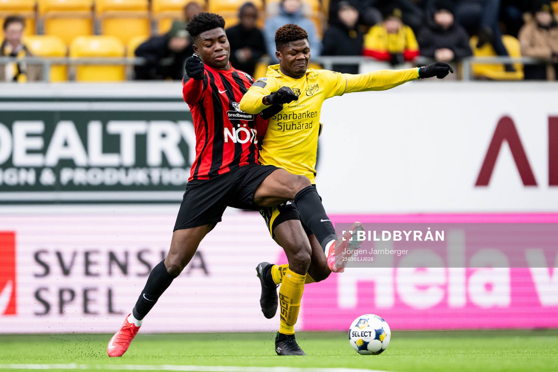 Brommapojkarnas Ezekiel Alladoh och Elfsborgs Terry Yegbe