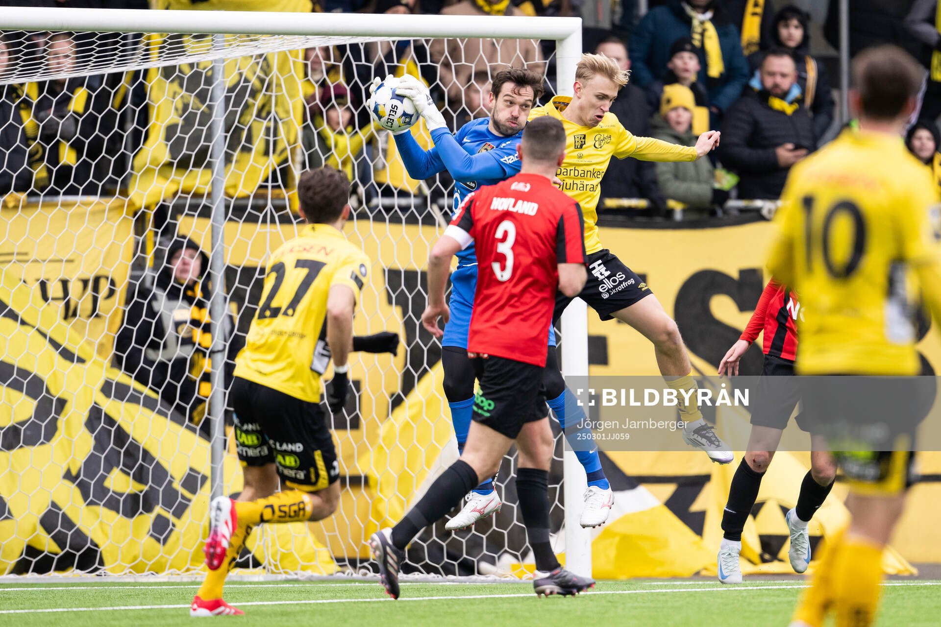 Brommapojkarnas målvakt Davor Blazevic och Elfsborgs Leo
