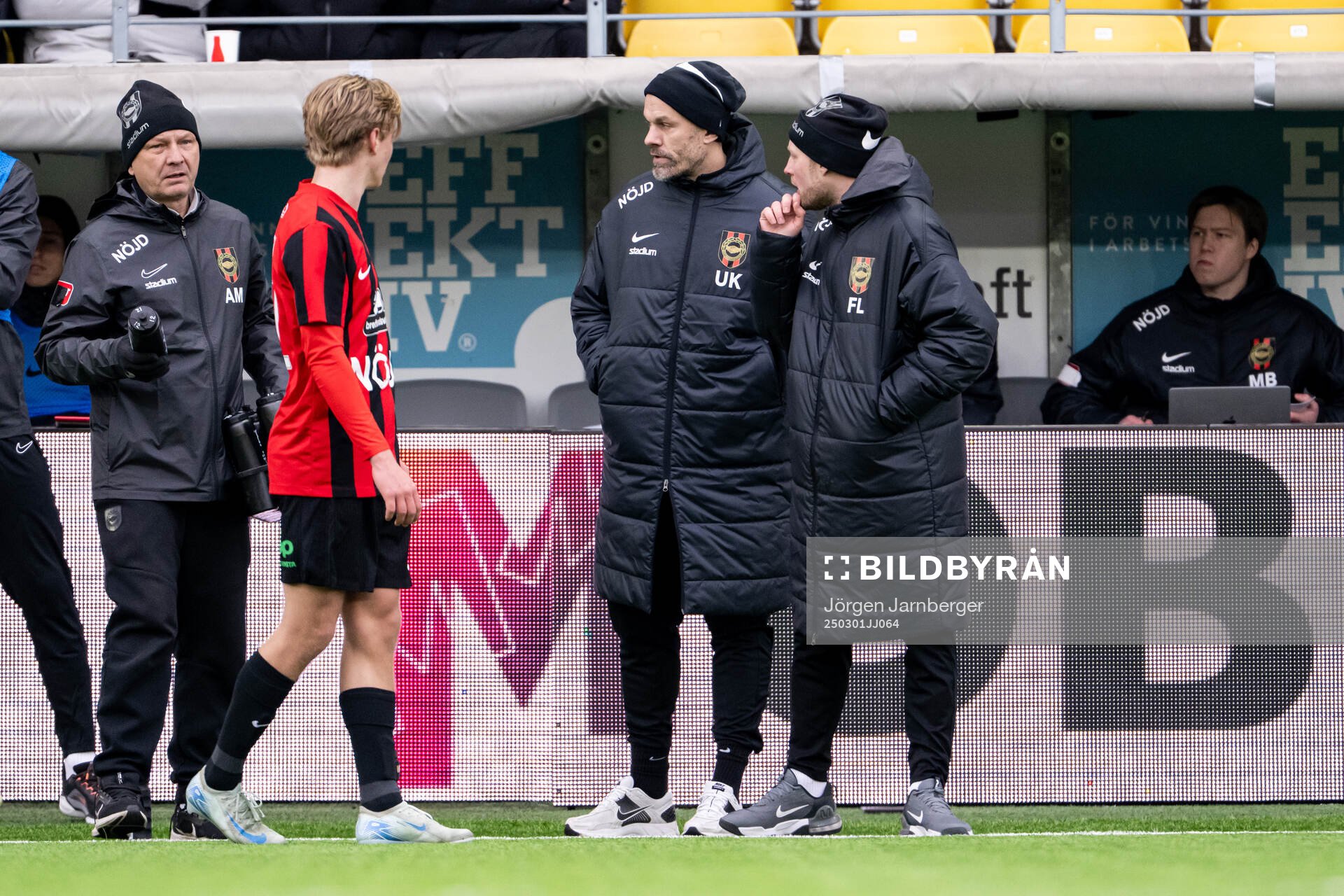 Brommapojkarnas huvudtränare Ulf Kristiansson och huvudtränare Fredrik Landén under fotbollsmatchen i Svenska Cupen mellan Elfsborg och Brommapojkarna den 1 mars 2025 i Borås.